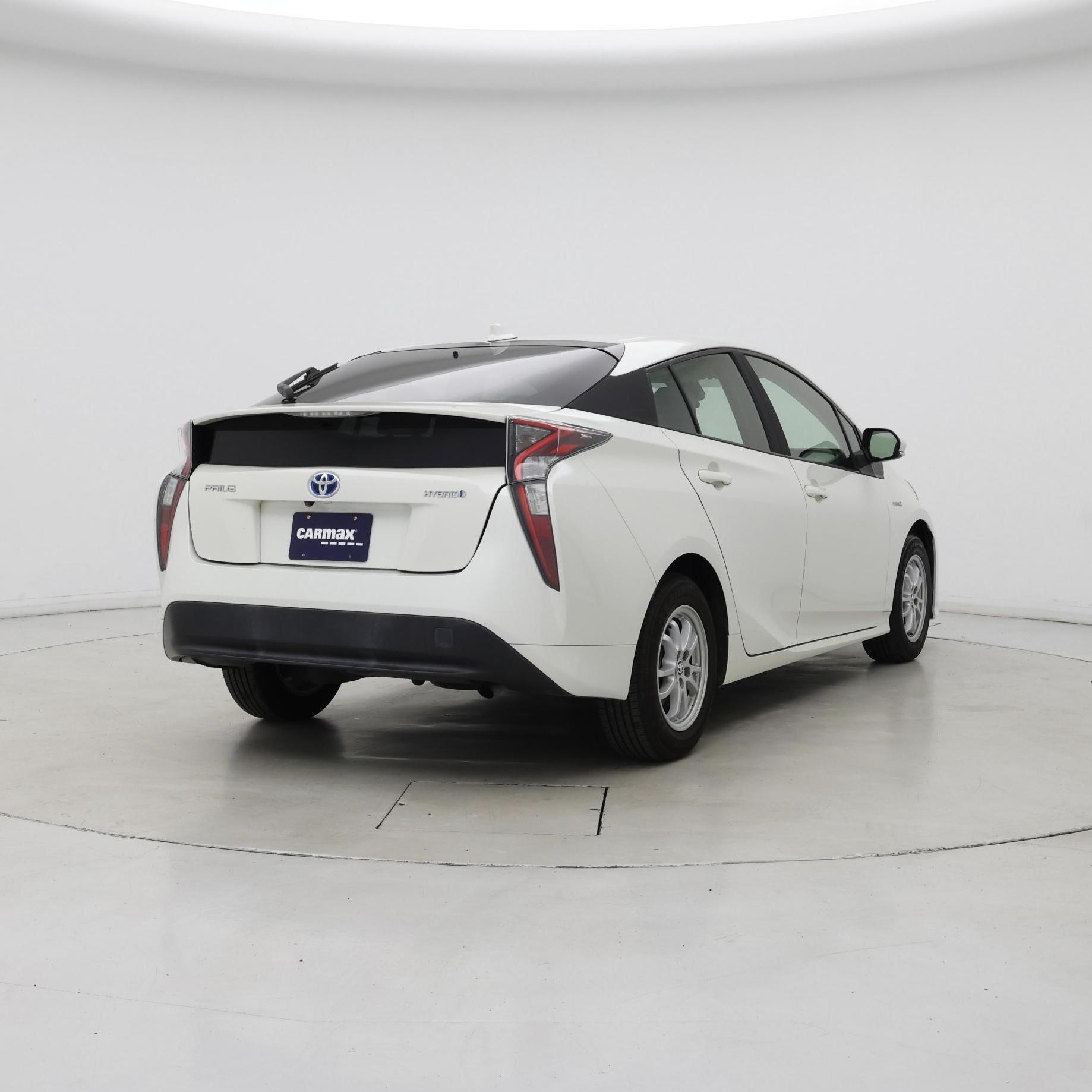Thumbnail: 2017 Toyota Prius - 8