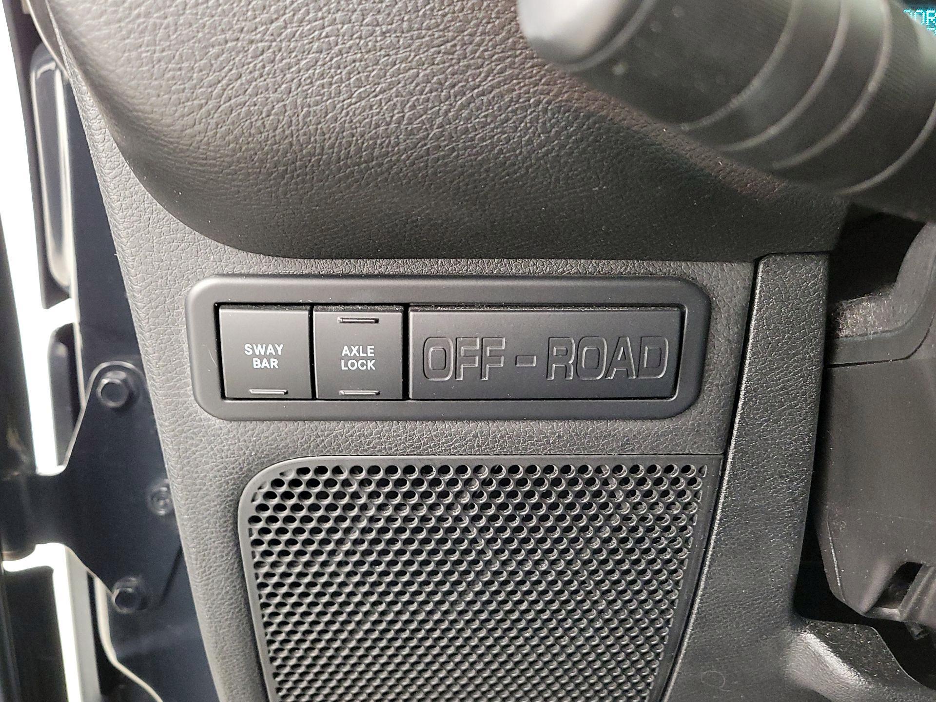 Thumbnail: 2016 Jeep Wrangler - 13