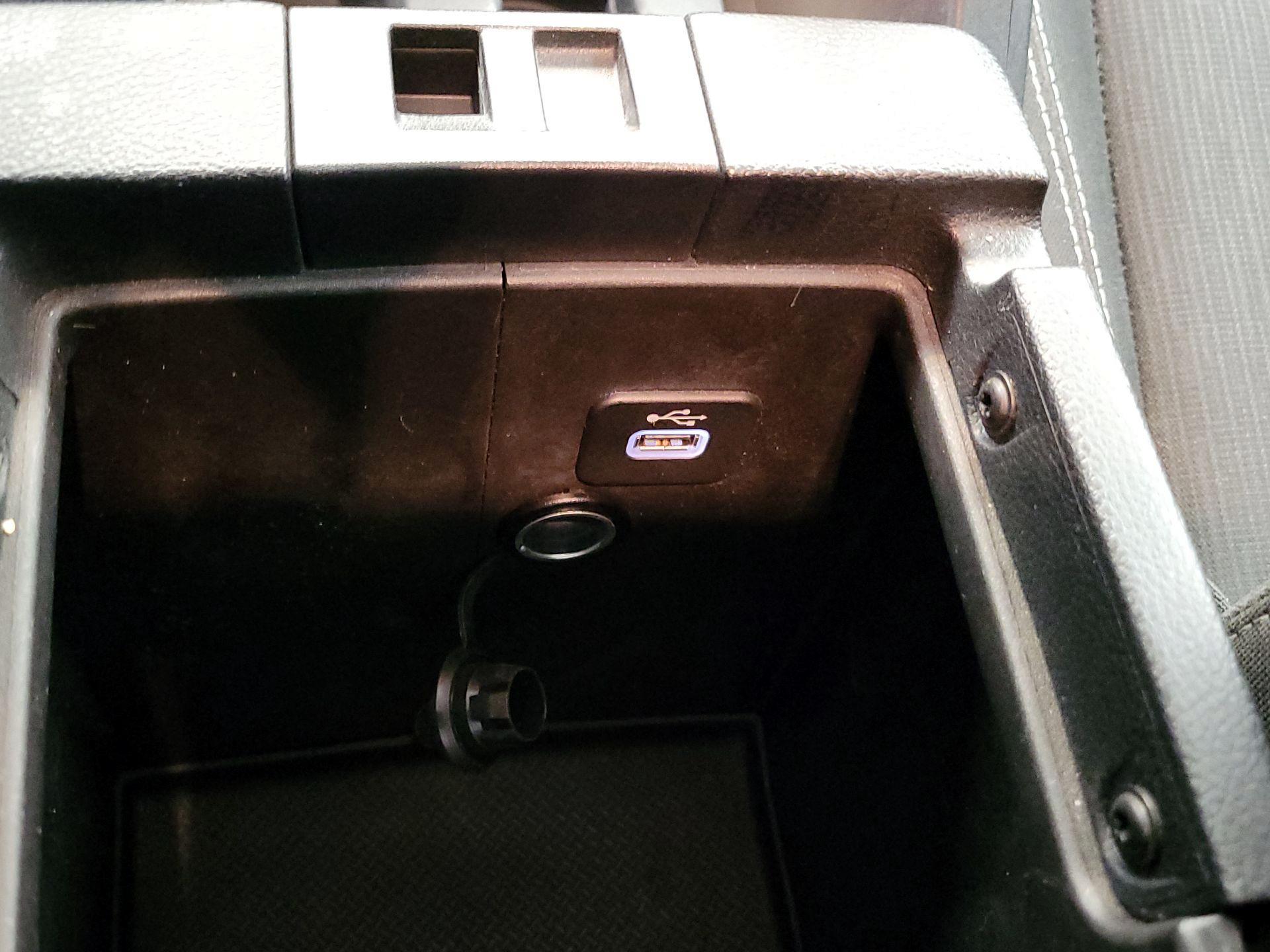 Thumbnail: 2016 Jeep Wrangler - 17