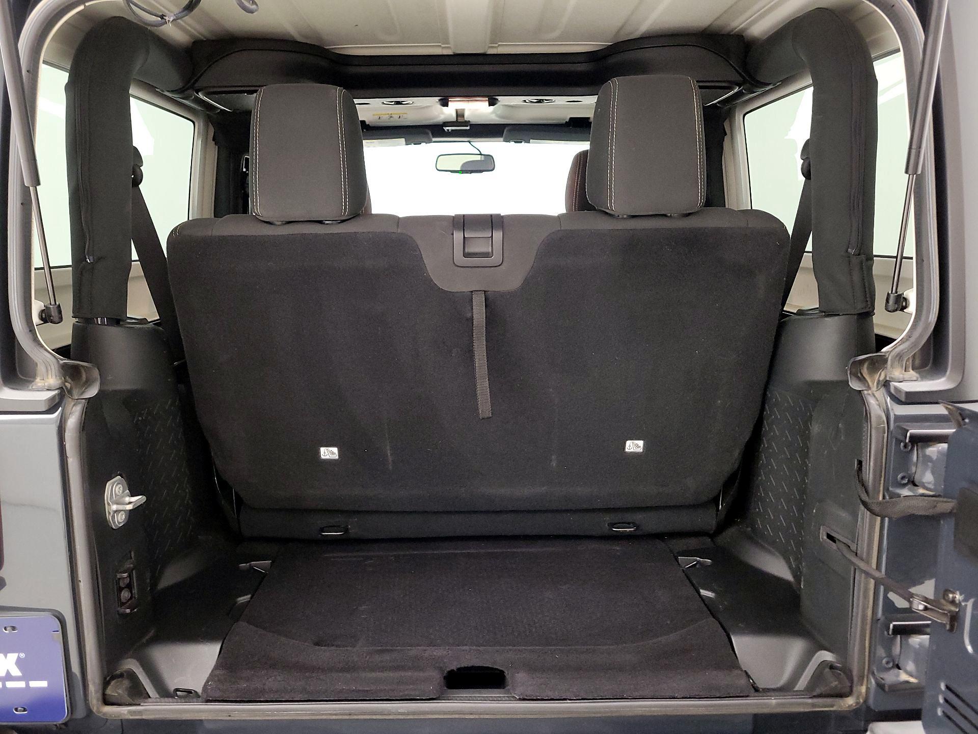 Thumbnail: 2016 Jeep Wrangler - 19