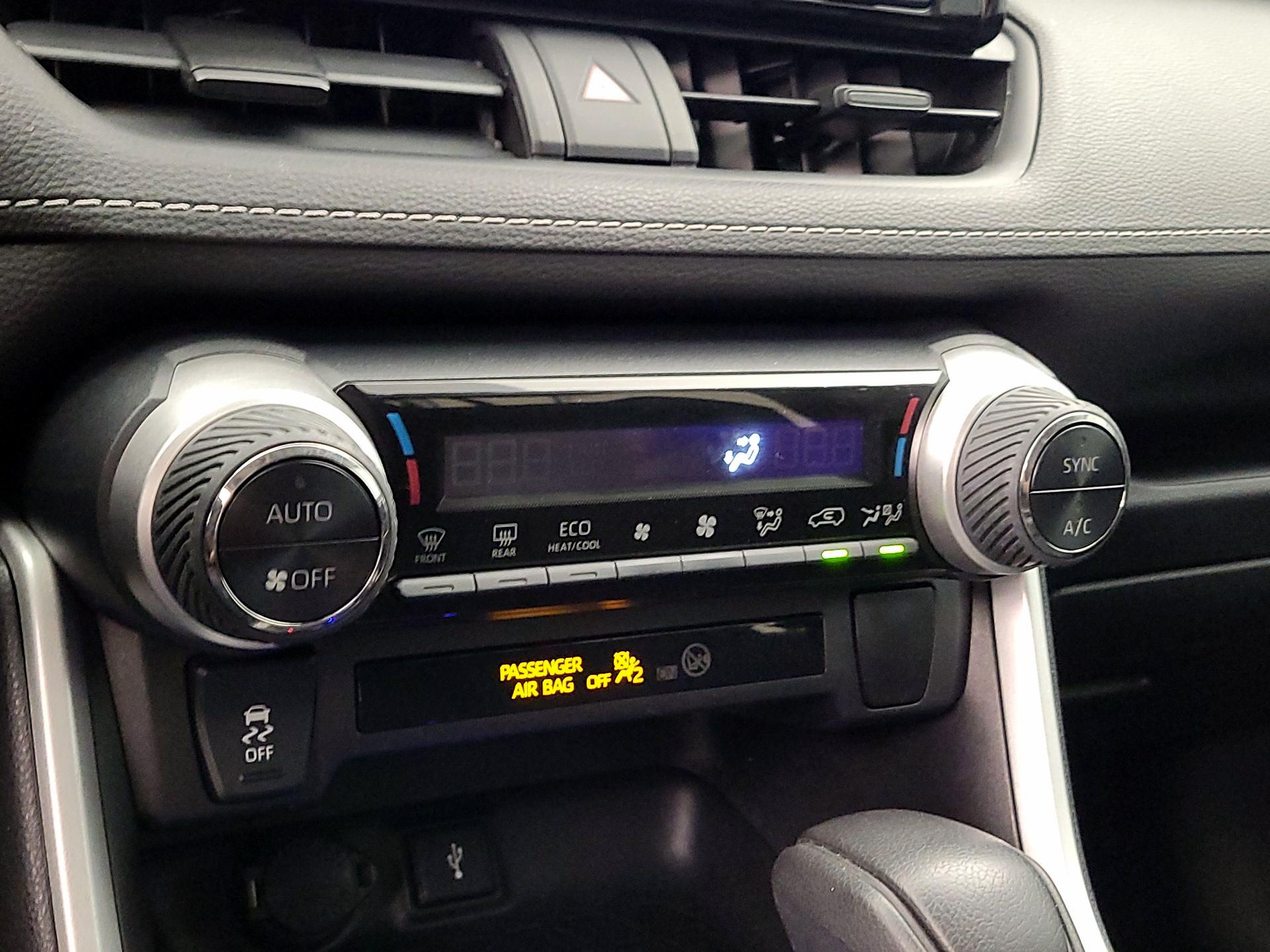 Thumbnail: 2021 Toyota RAV4 - 16