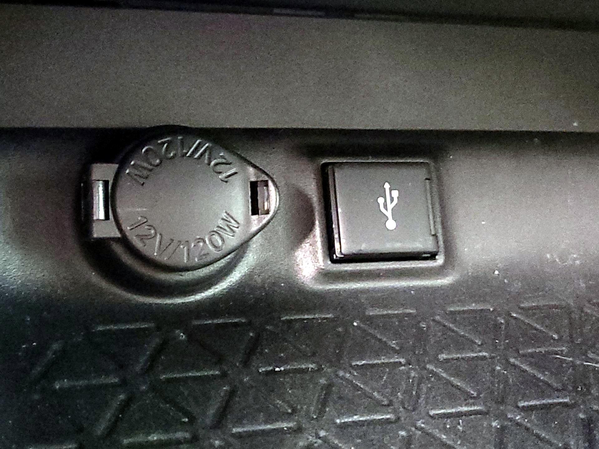 Thumbnail: 2021 Toyota RAV4 - 18