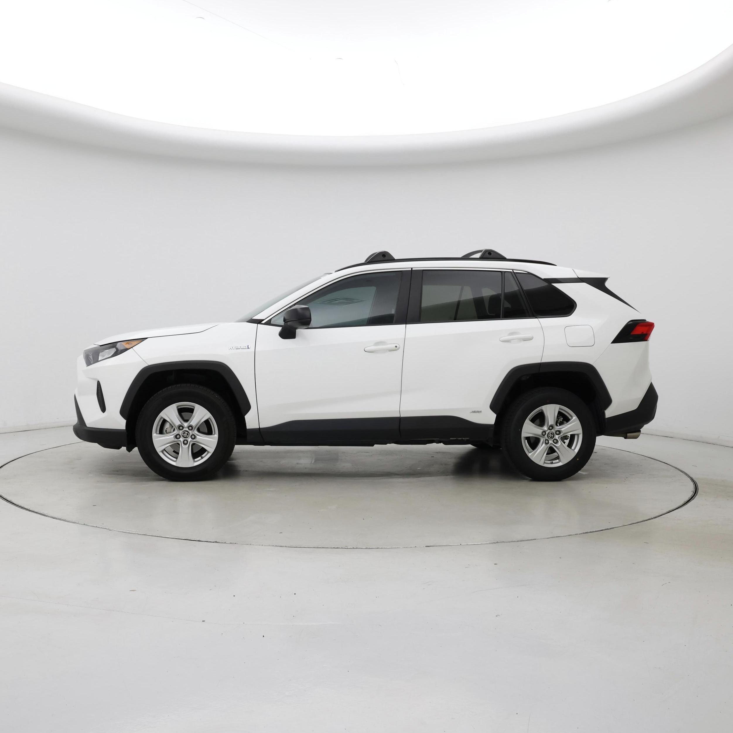 Thumbnail: 2021 Toyota RAV4 - 3