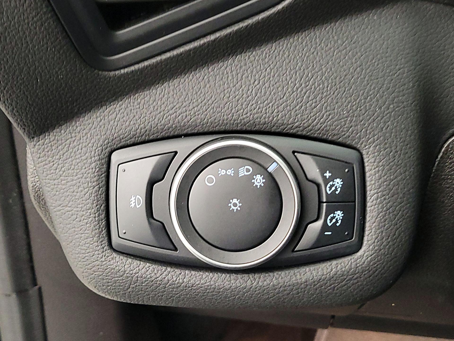 Thumbnail: 2015 Ford Escape - 13