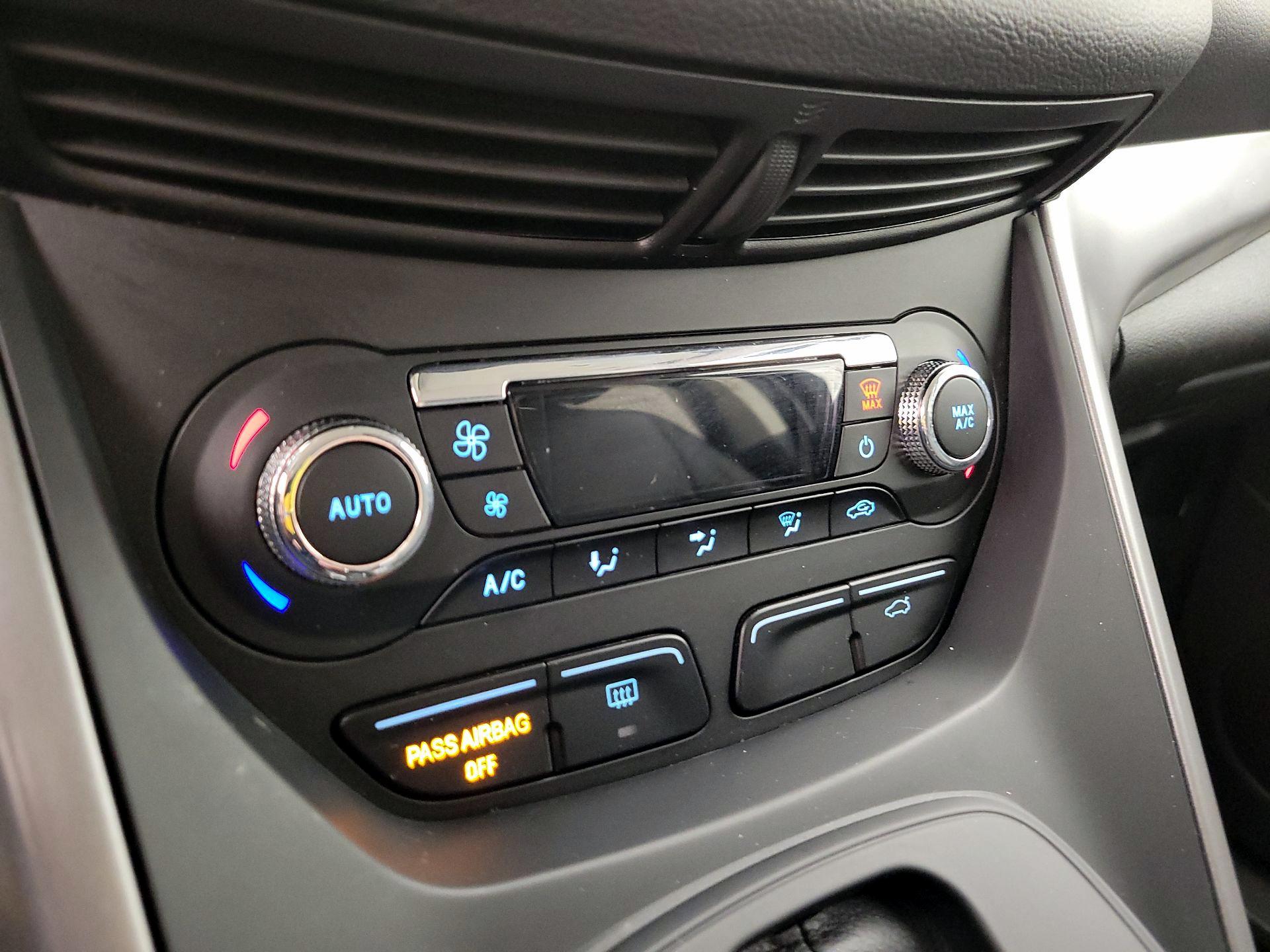 Thumbnail: 2015 Ford Escape - 16