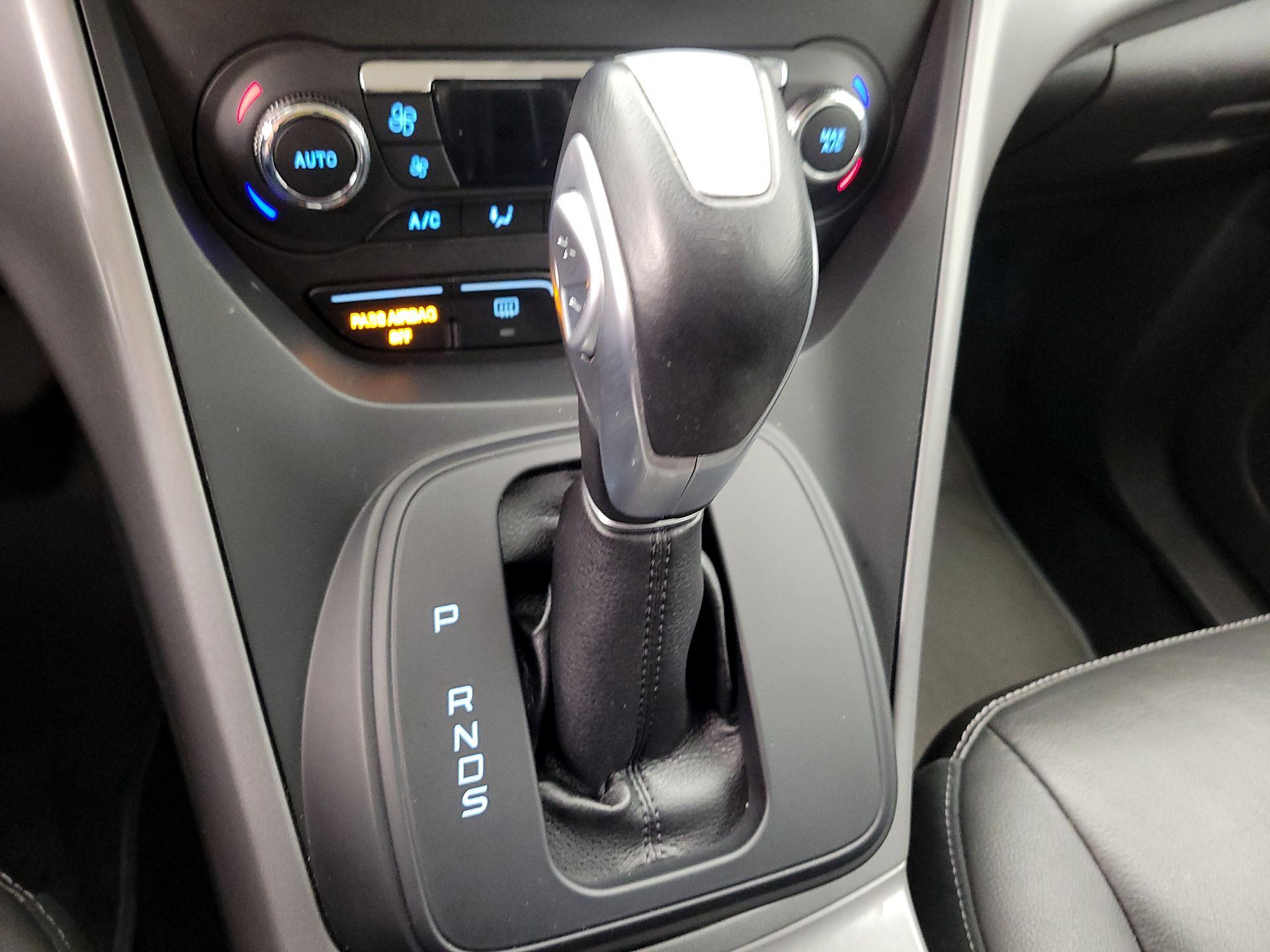 Thumbnail: 2015 Ford Escape - 17