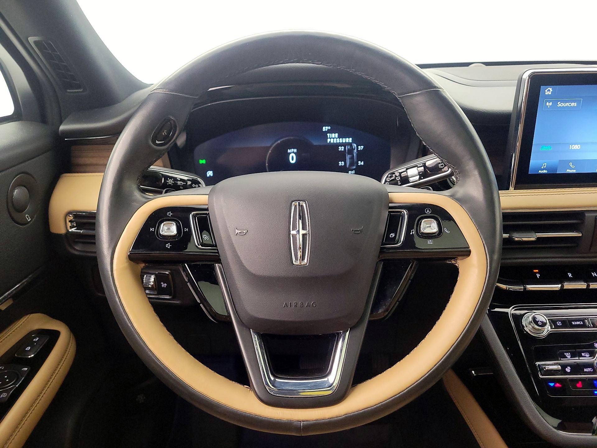 Thumbnail: 2022 Lincoln Corsair - 10