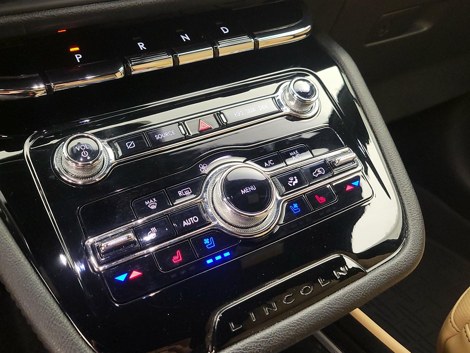 Thumbnail: 2022 Lincoln Corsair - 17