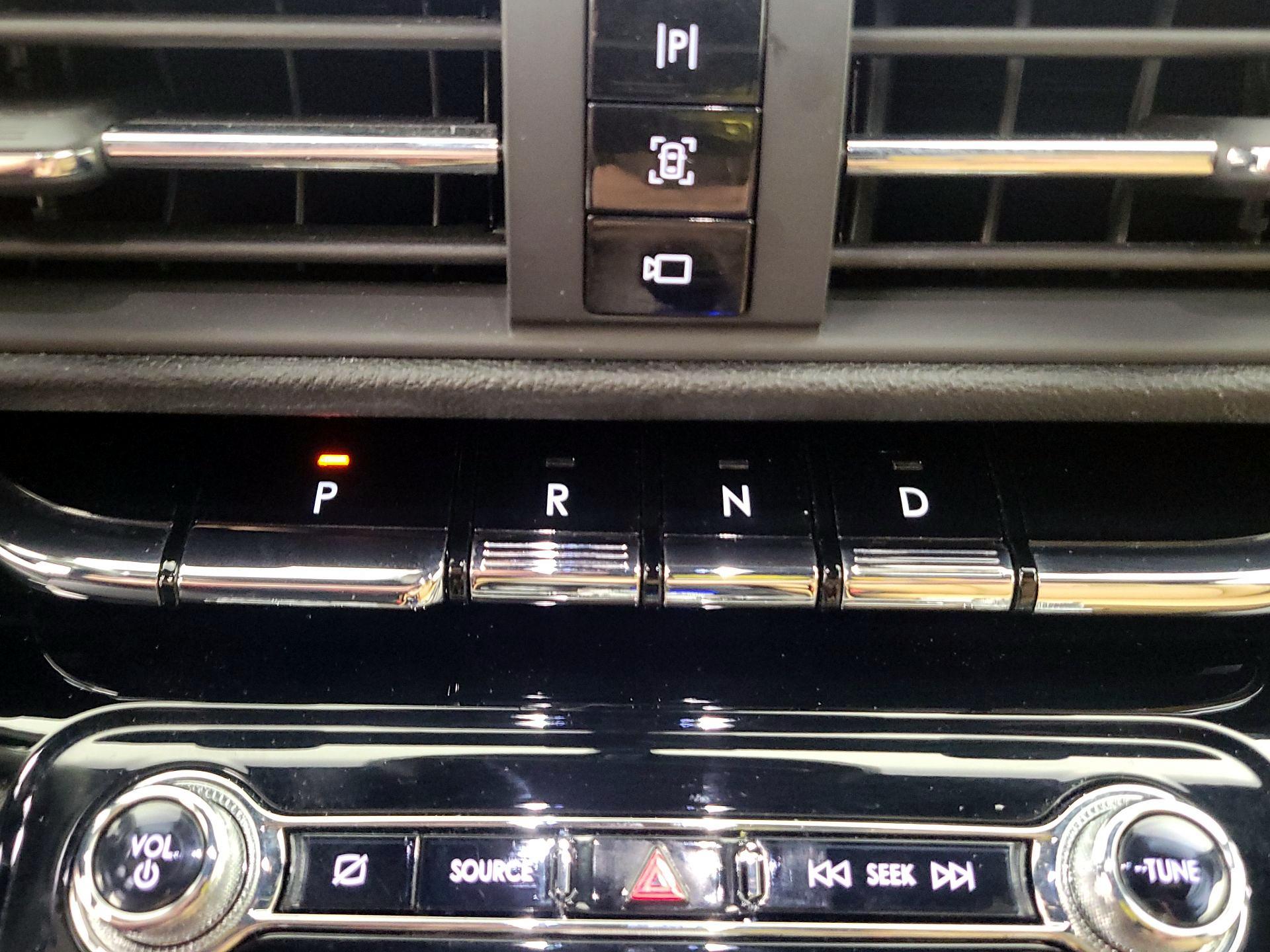 Thumbnail: 2022 Lincoln Corsair - 18