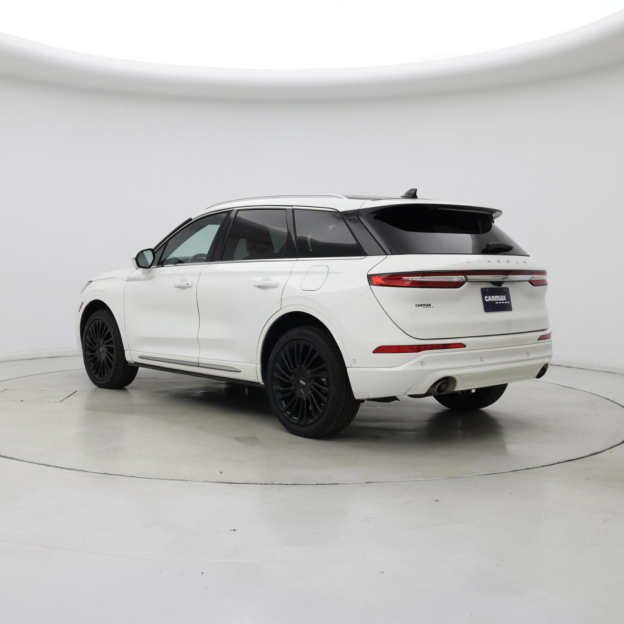 Thumbnail: 2022 Lincoln Corsair - 2