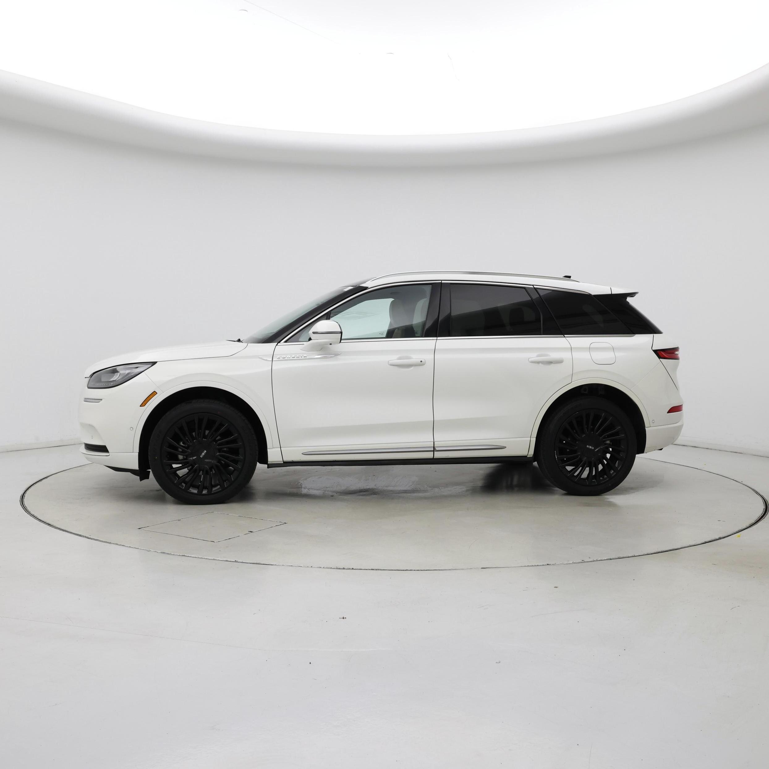 Thumbnail: 2022 Lincoln Corsair - 3