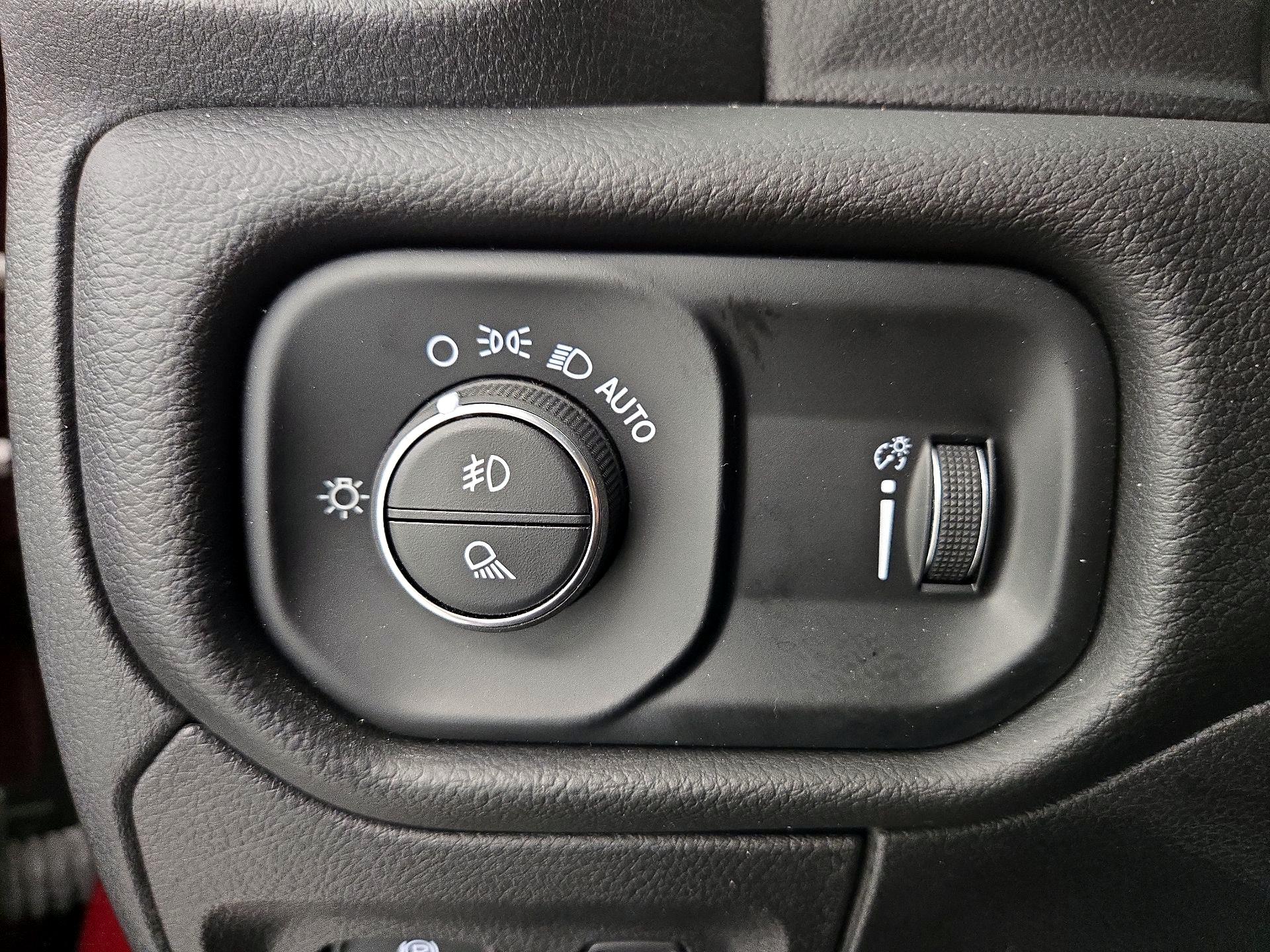 Thumbnail: 2025 RAM 1500 - 13