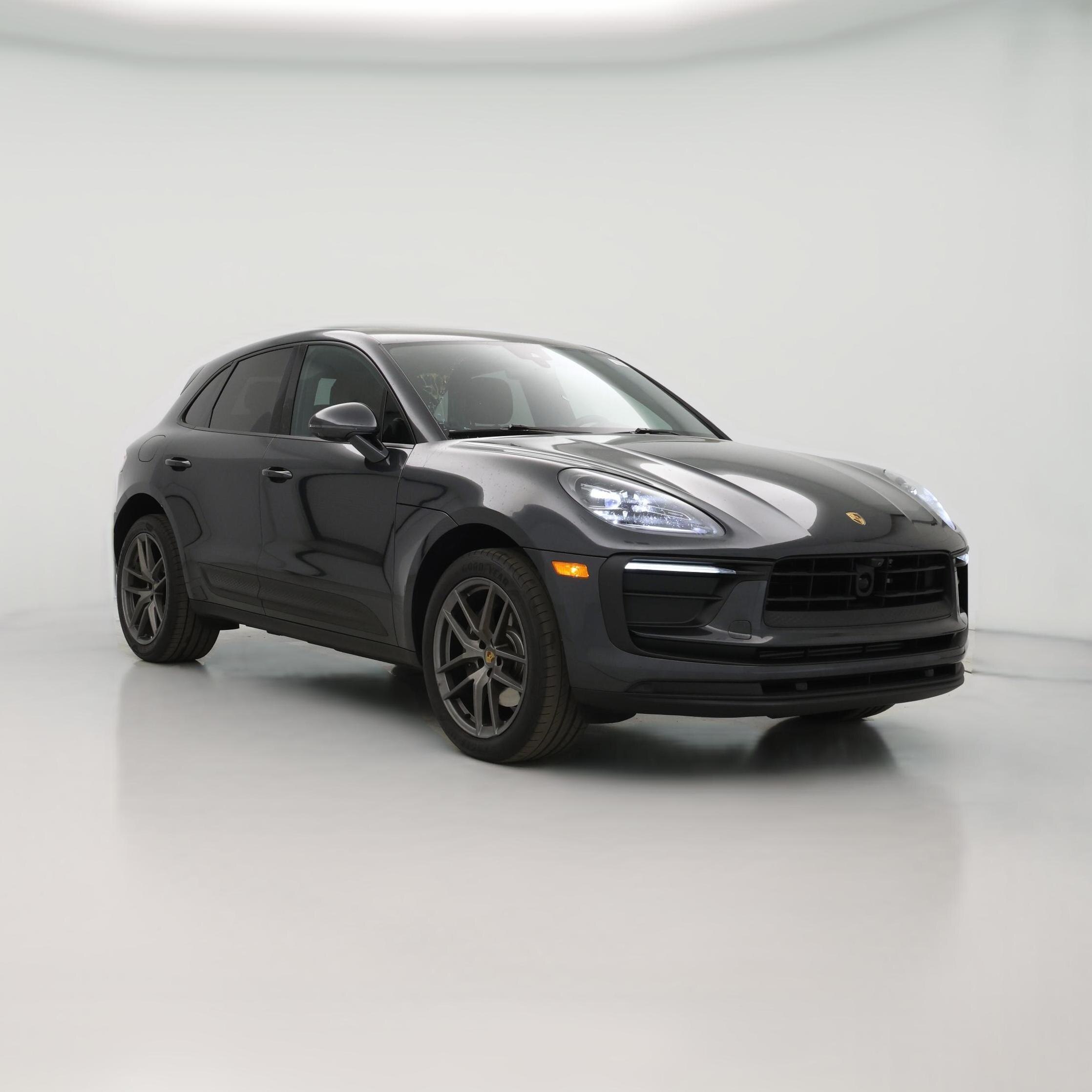 Thumbnail: 2022 Porsche Macan - 1