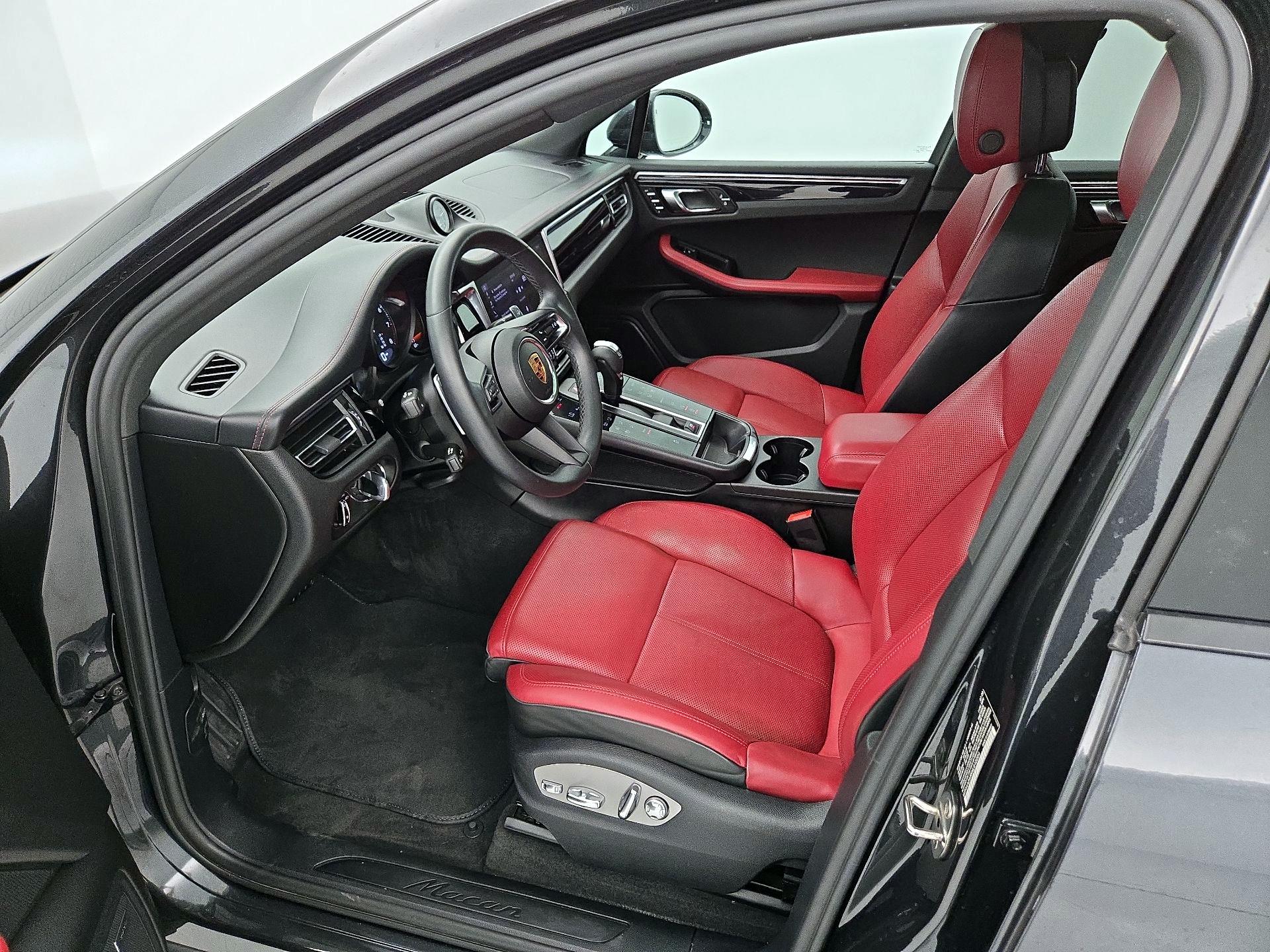 Thumbnail: 2022 Porsche Macan - 11