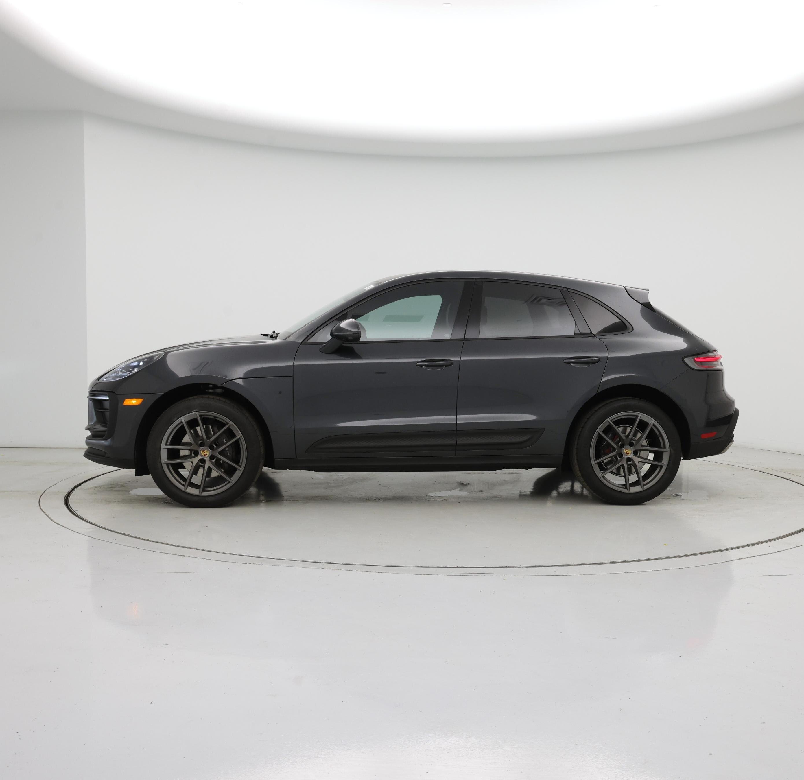 Thumbnail: 2022 Porsche Macan - 3