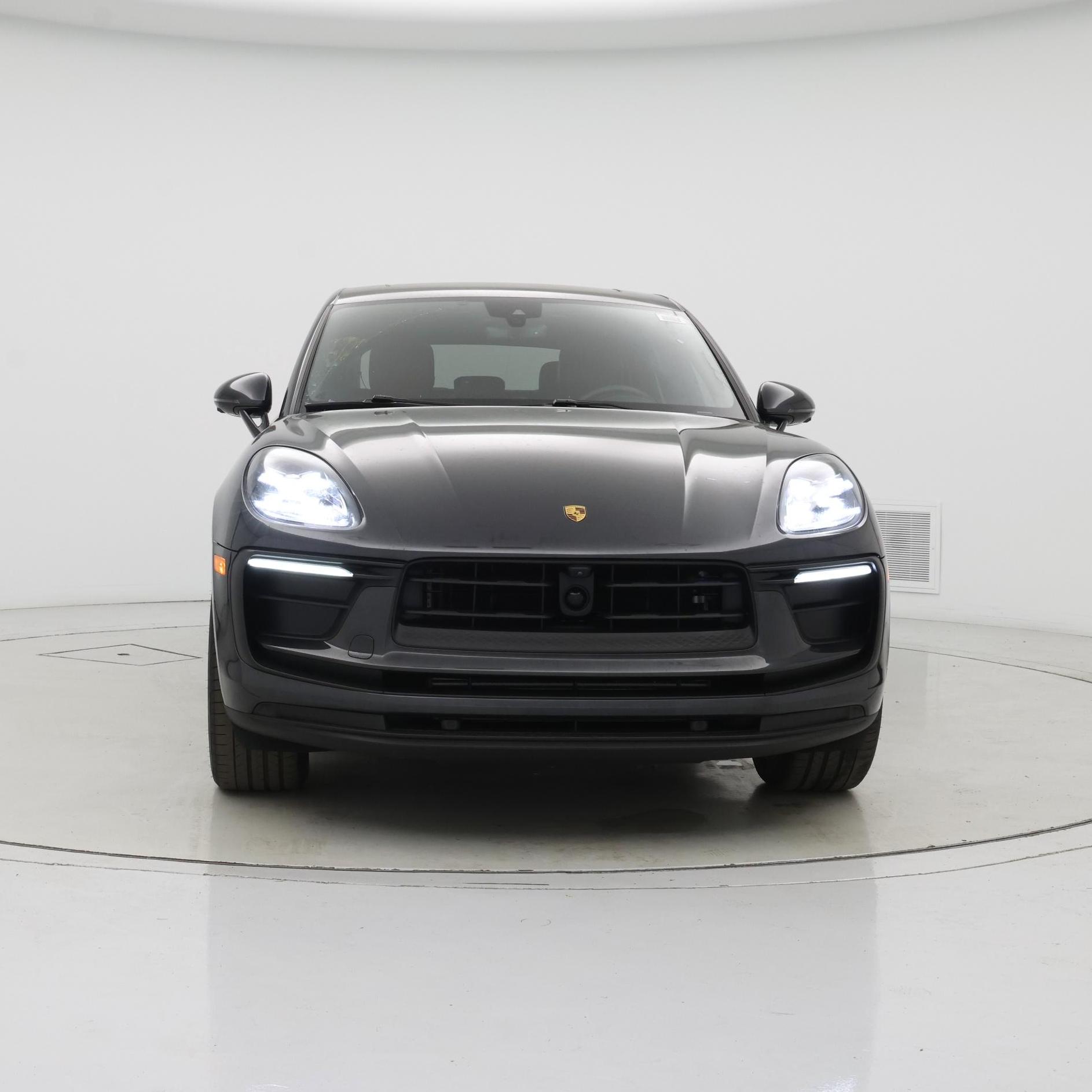 Thumbnail: 2022 Porsche Macan - 5