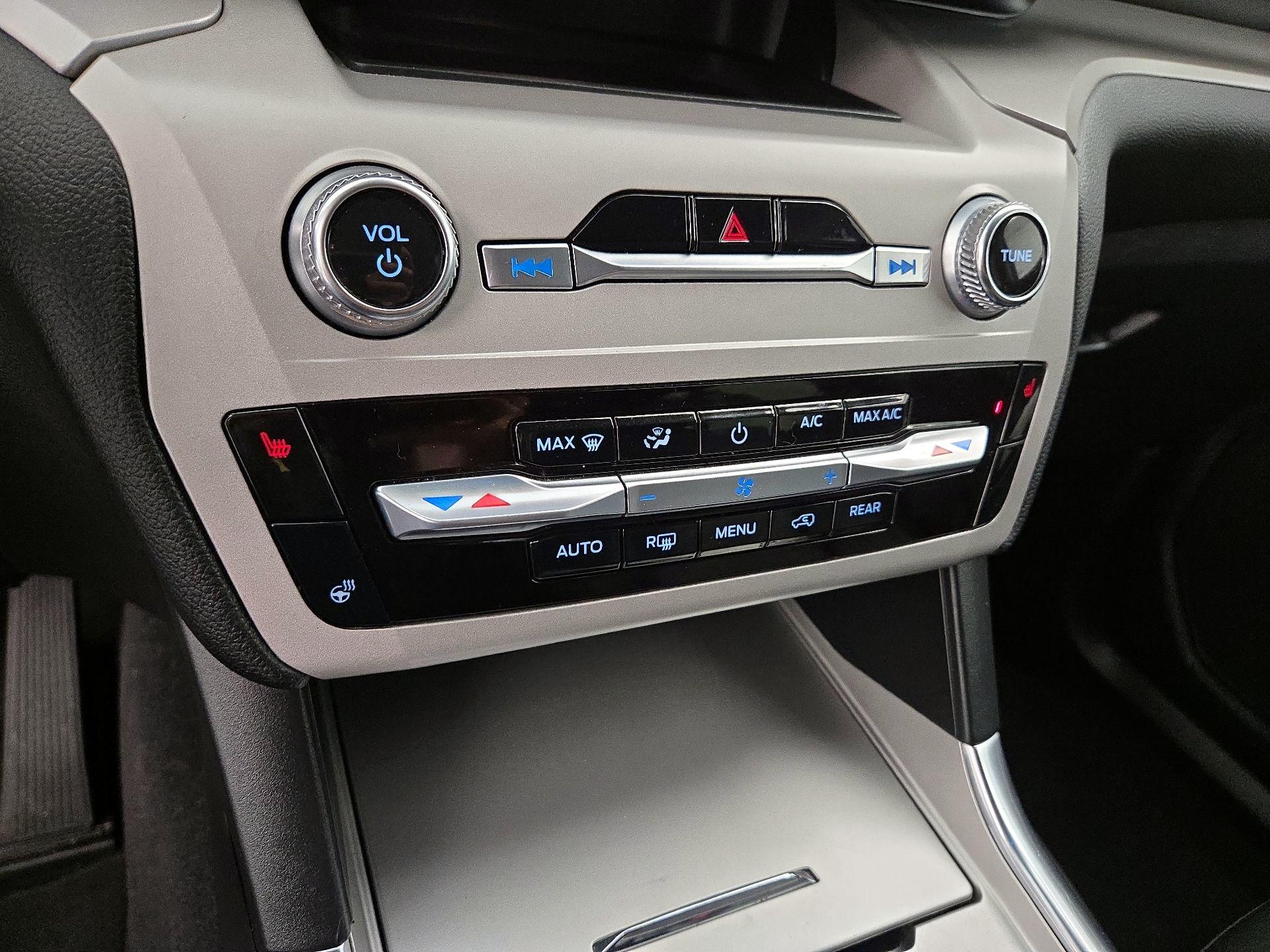 Thumbnail: 2024 Ford Explorer - 16