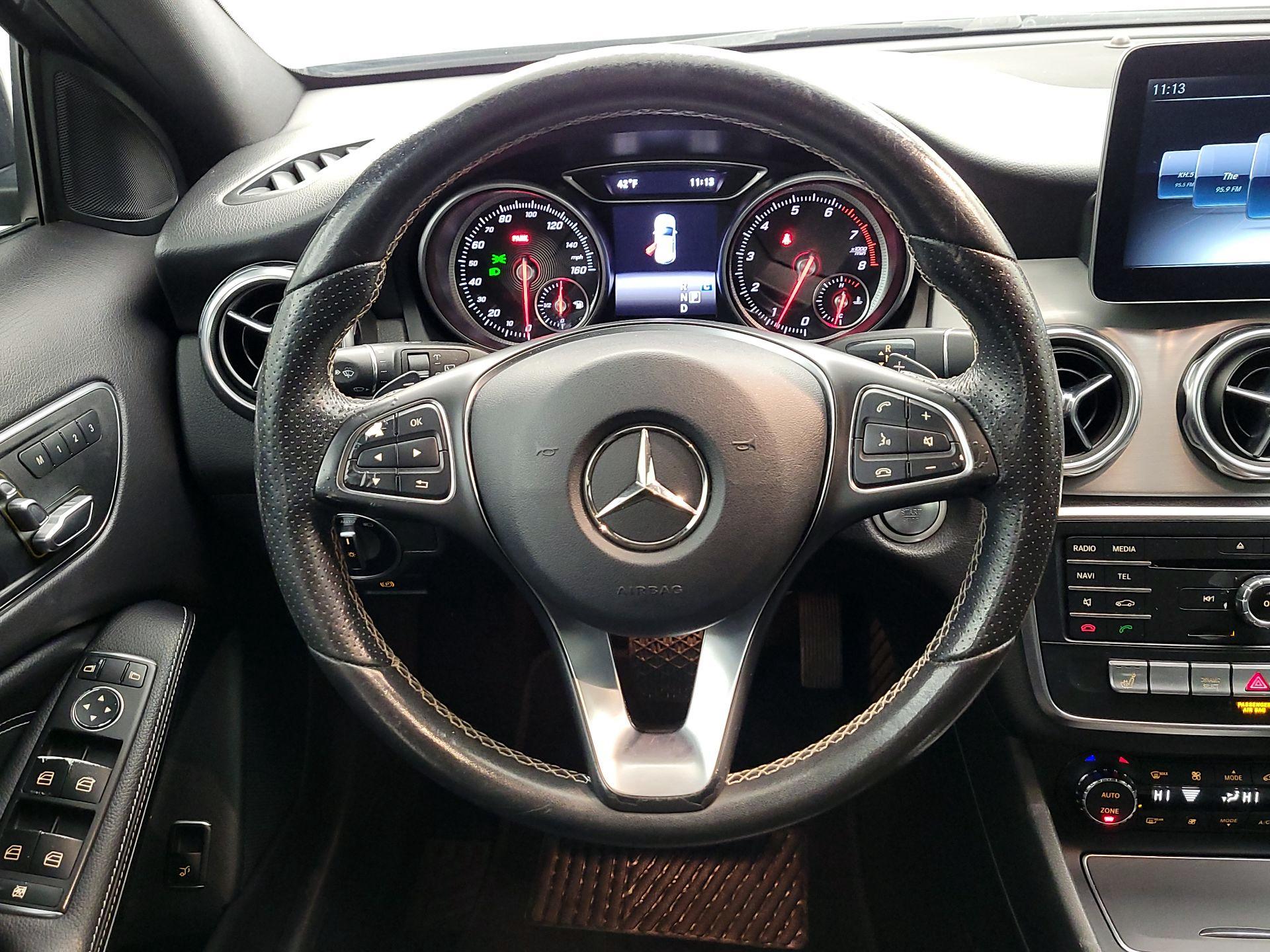 Thumbnail: 2018 Mercedes-Benz GLA - 10