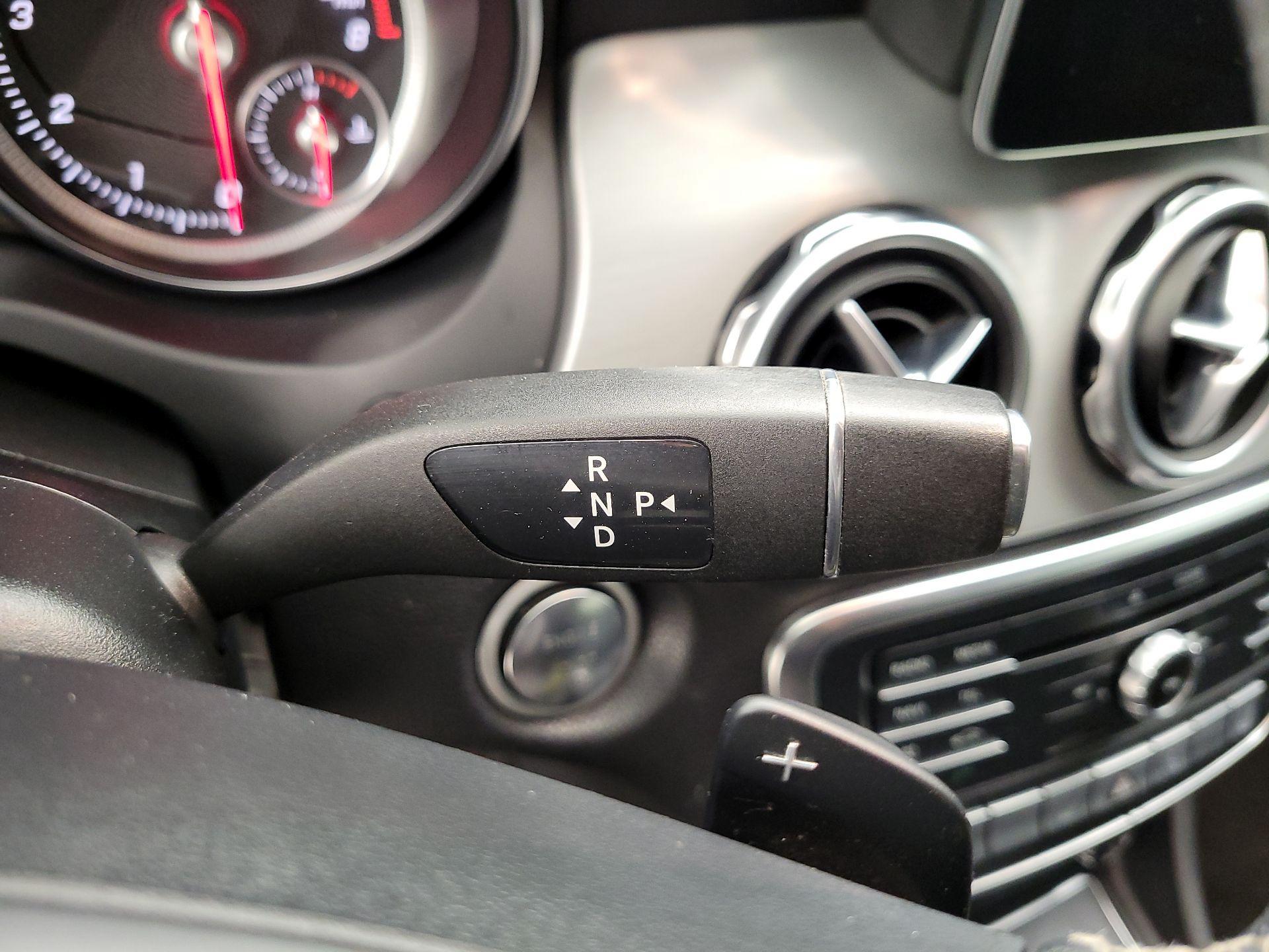 Thumbnail: 2018 Mercedes-Benz GLA - 17