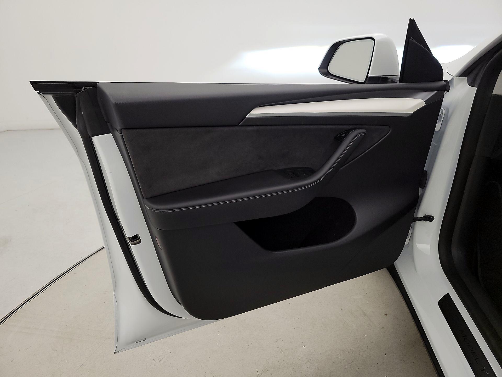 Thumbnail: 2022 Tesla Model Y - 12