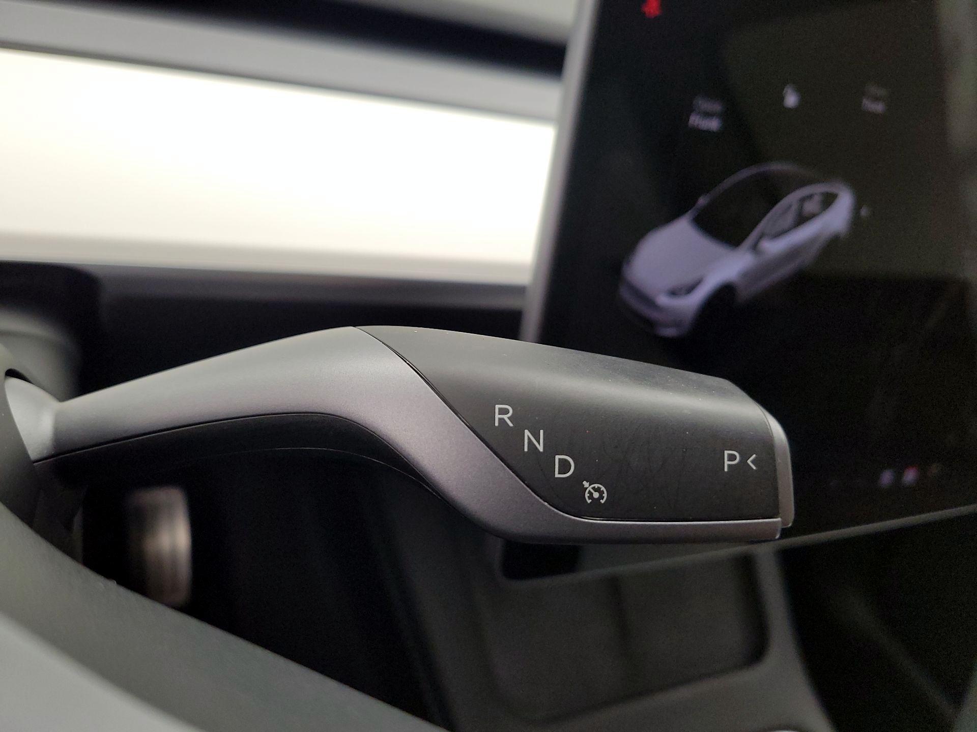 Thumbnail: 2022 Tesla Model Y - 17