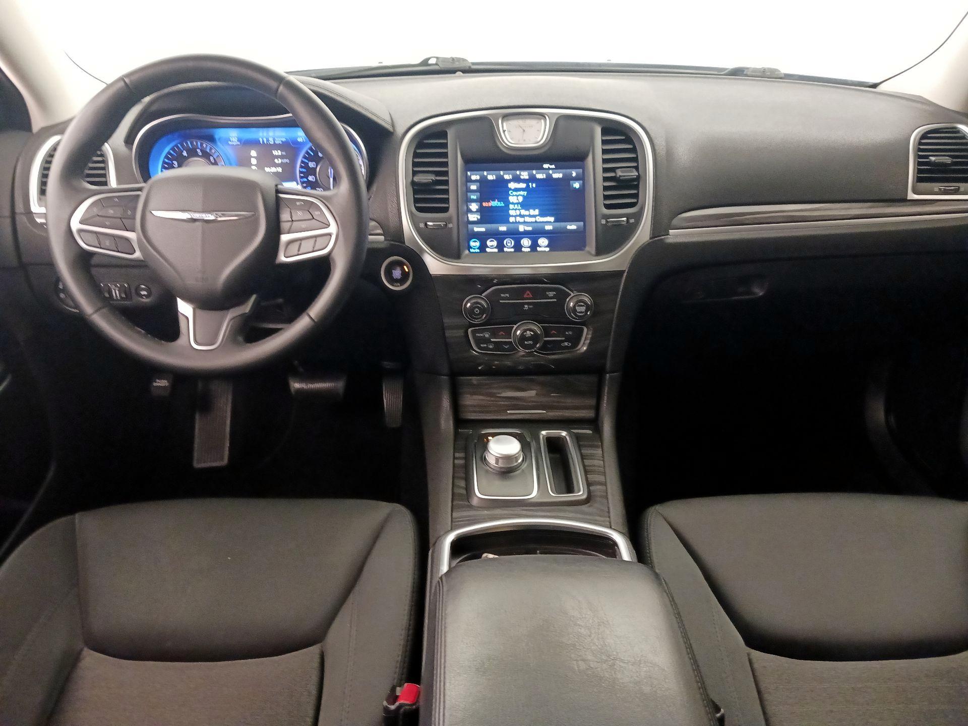 Thumbnail: 2020 Chrysler 300 - 9