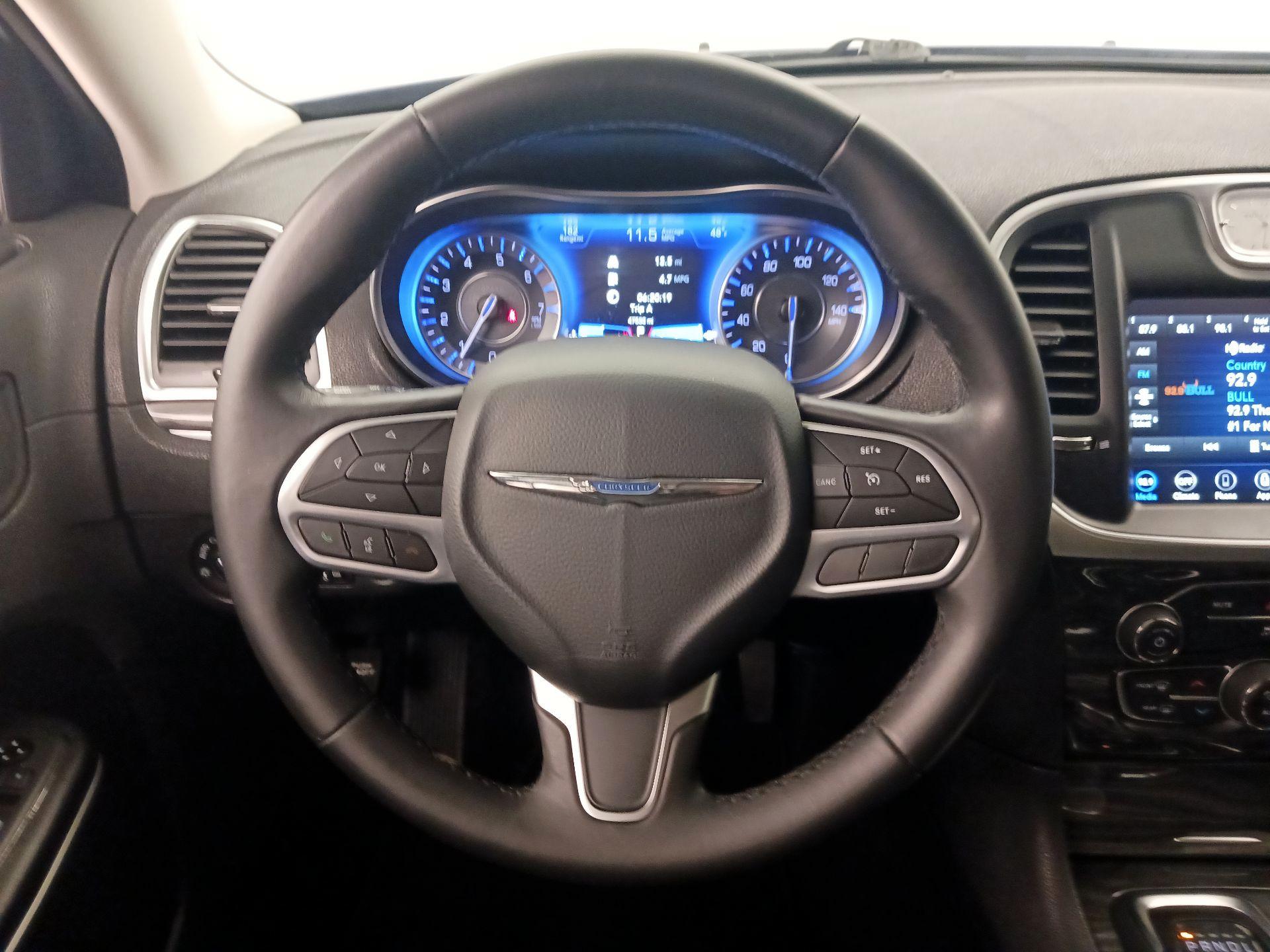 Thumbnail: 2020 Chrysler 300 - 10