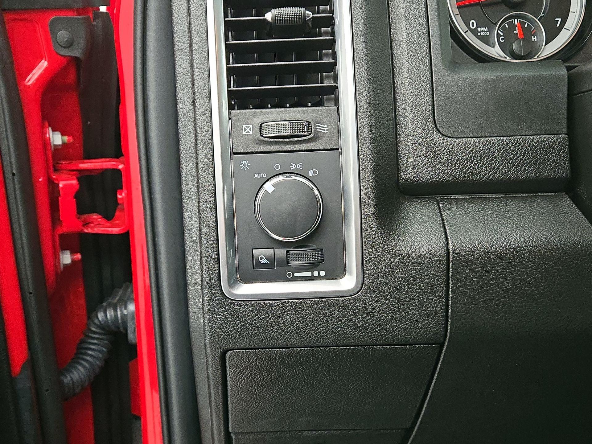 Thumbnail: 2022 RAM 1500 Classic - 13