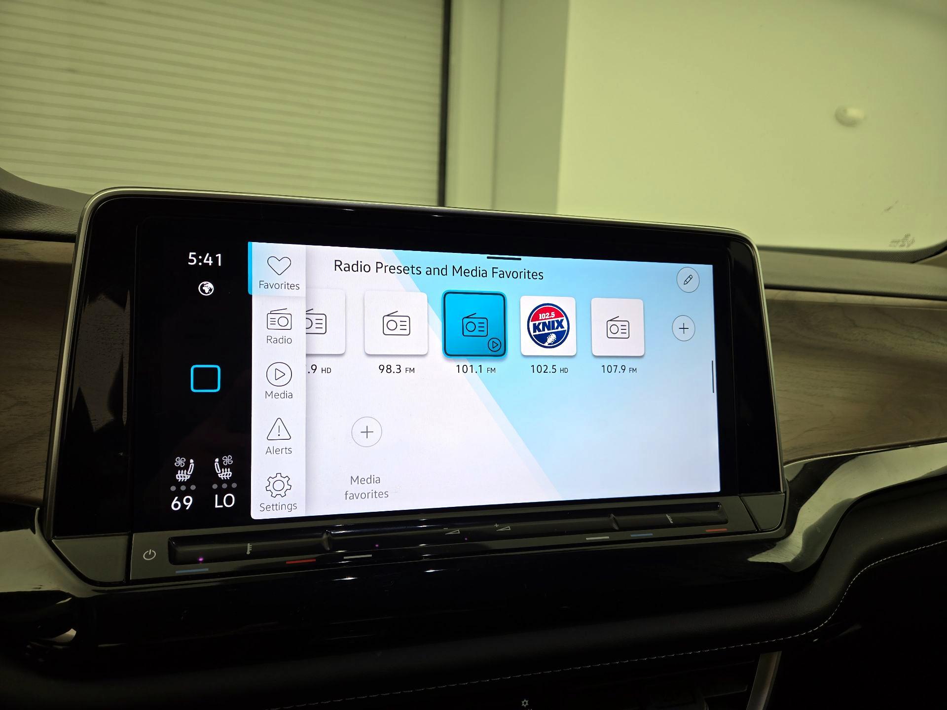 Thumbnail: 2024 Volkswagen Atlas - 15