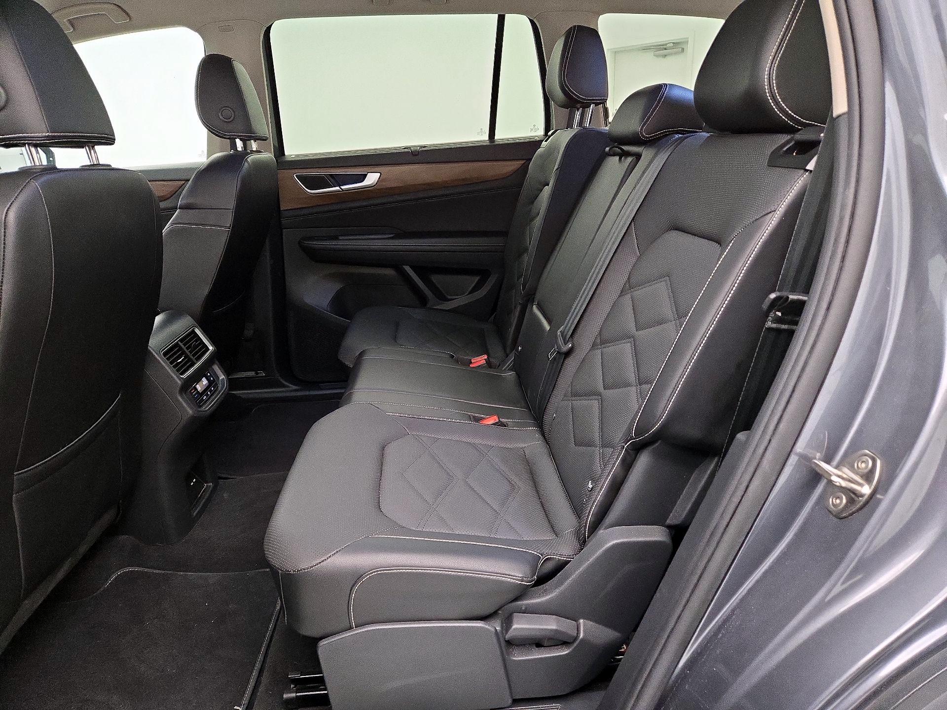 Thumbnail: 2024 Volkswagen Atlas - 19