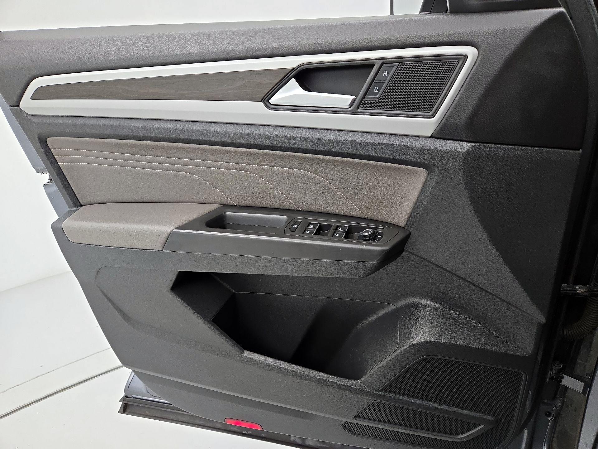 Thumbnail: 2023 Volkswagen Atlas - 12