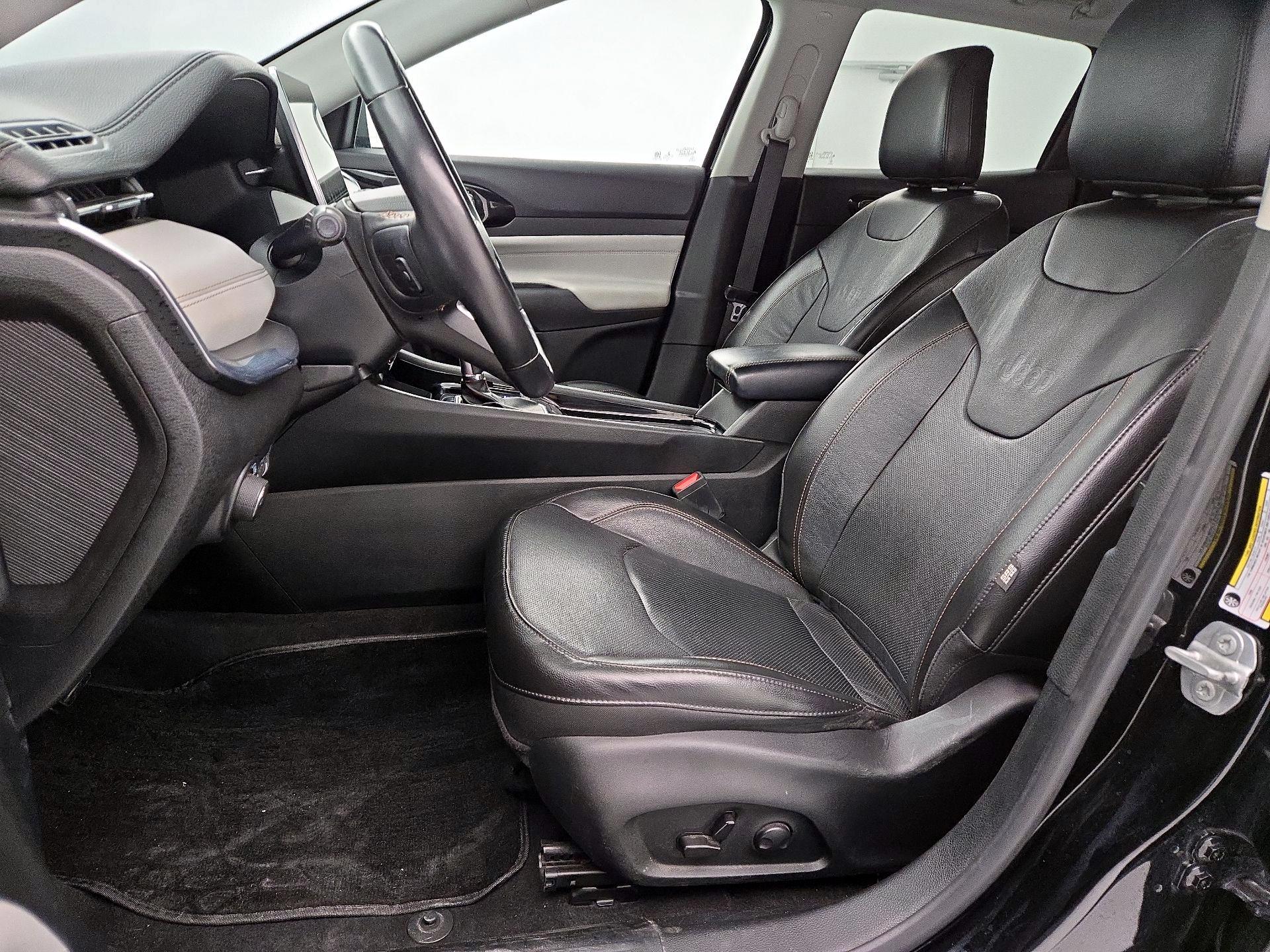 Thumbnail: 2022 Jeep Compass - 11