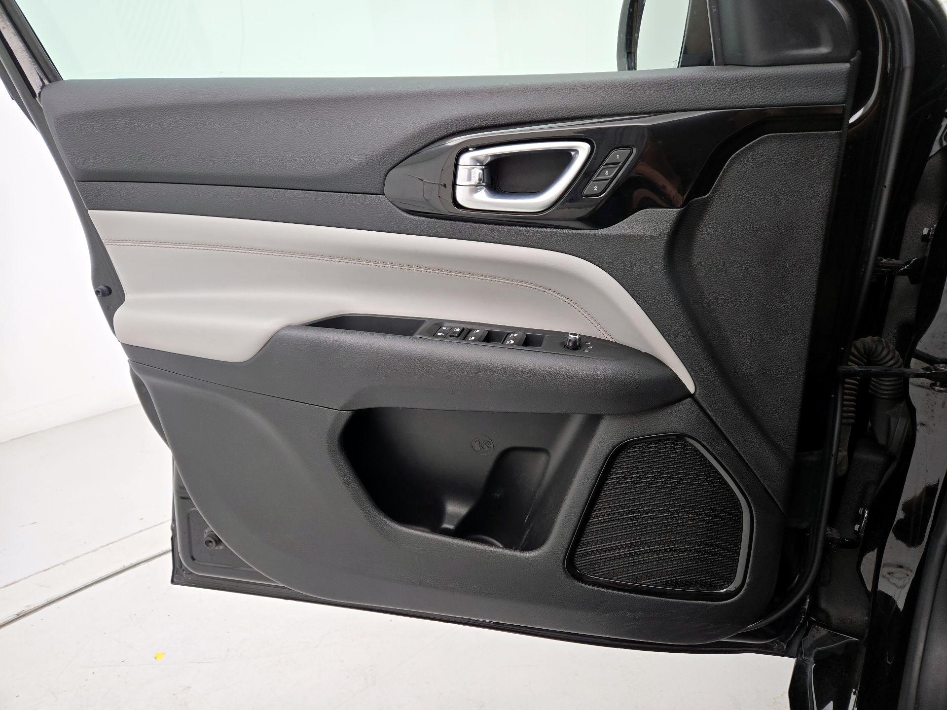 Thumbnail: 2022 Jeep Compass - 12