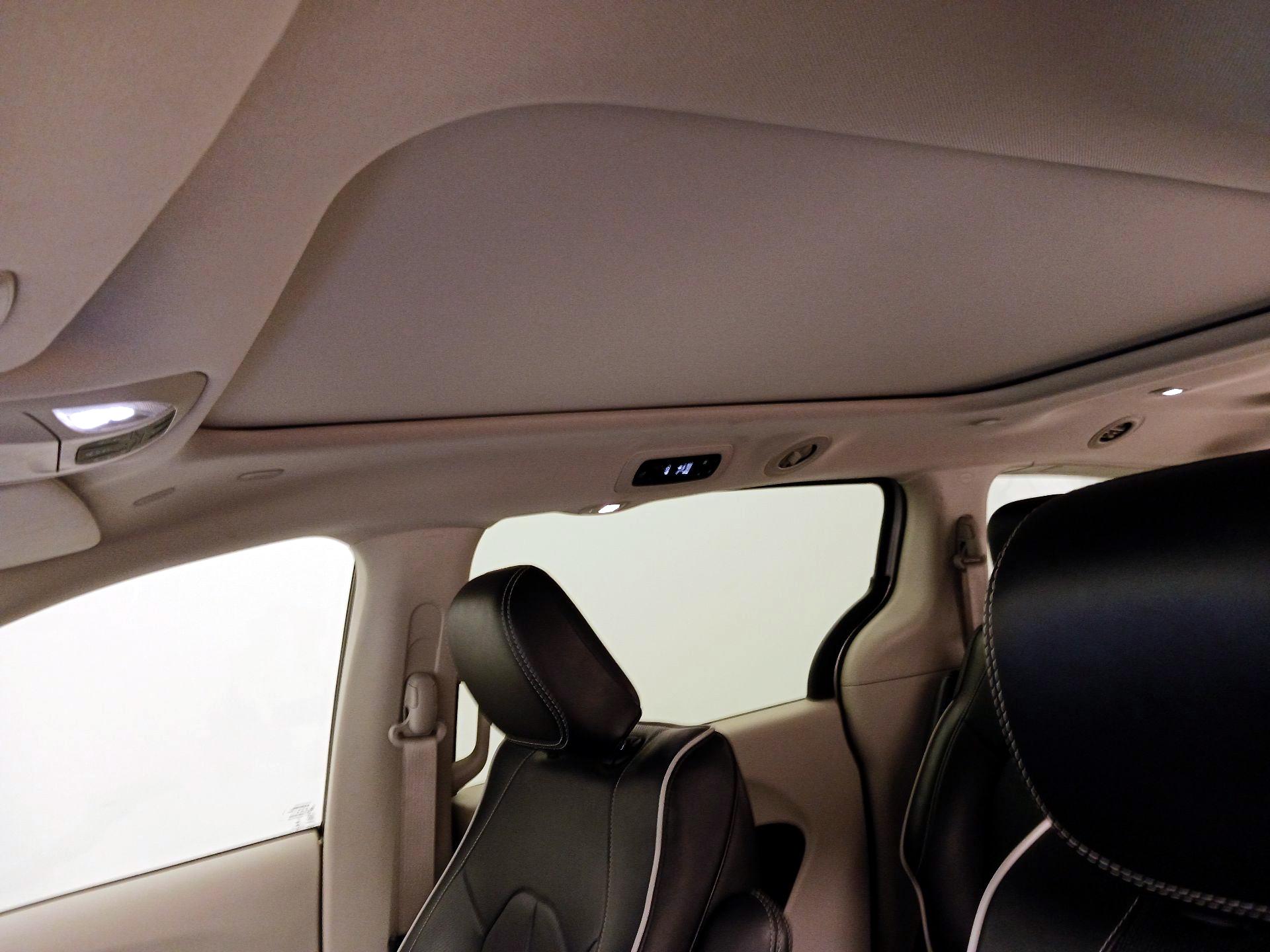 Thumbnail: 2022 Chrysler Pacifica - 20