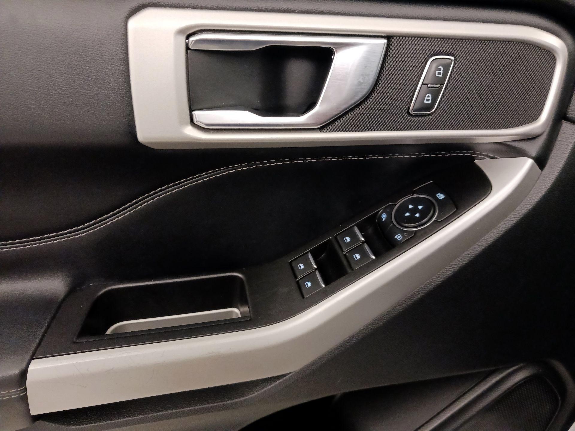 Thumbnail: 2020 Ford Explorer - 12