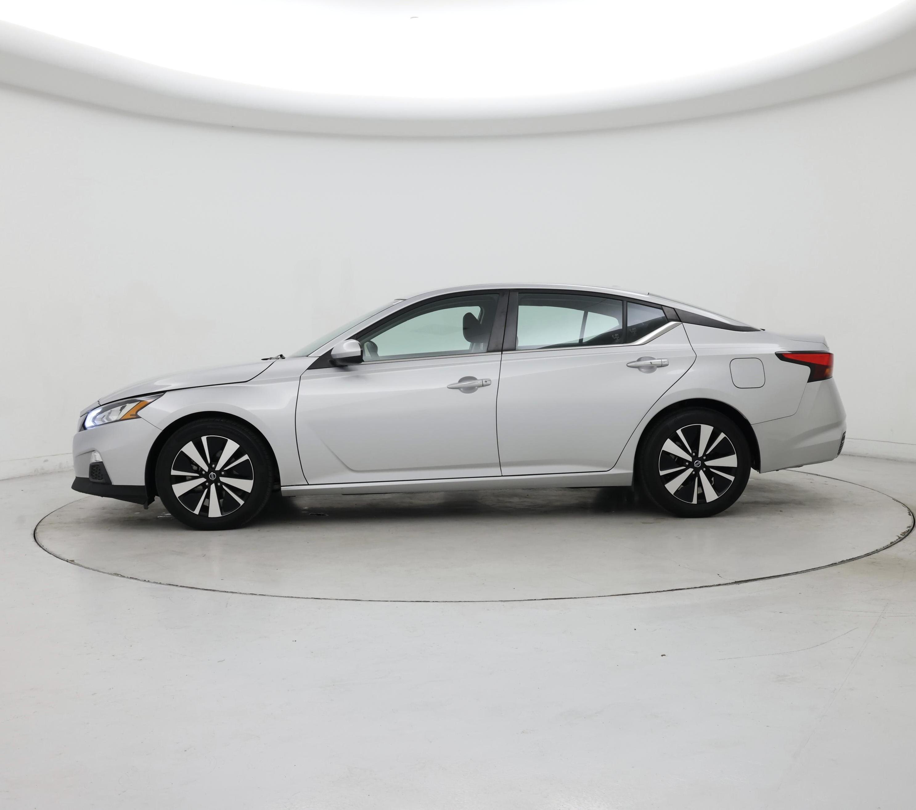 Thumbnail: 2022 Nissan Altima - 3