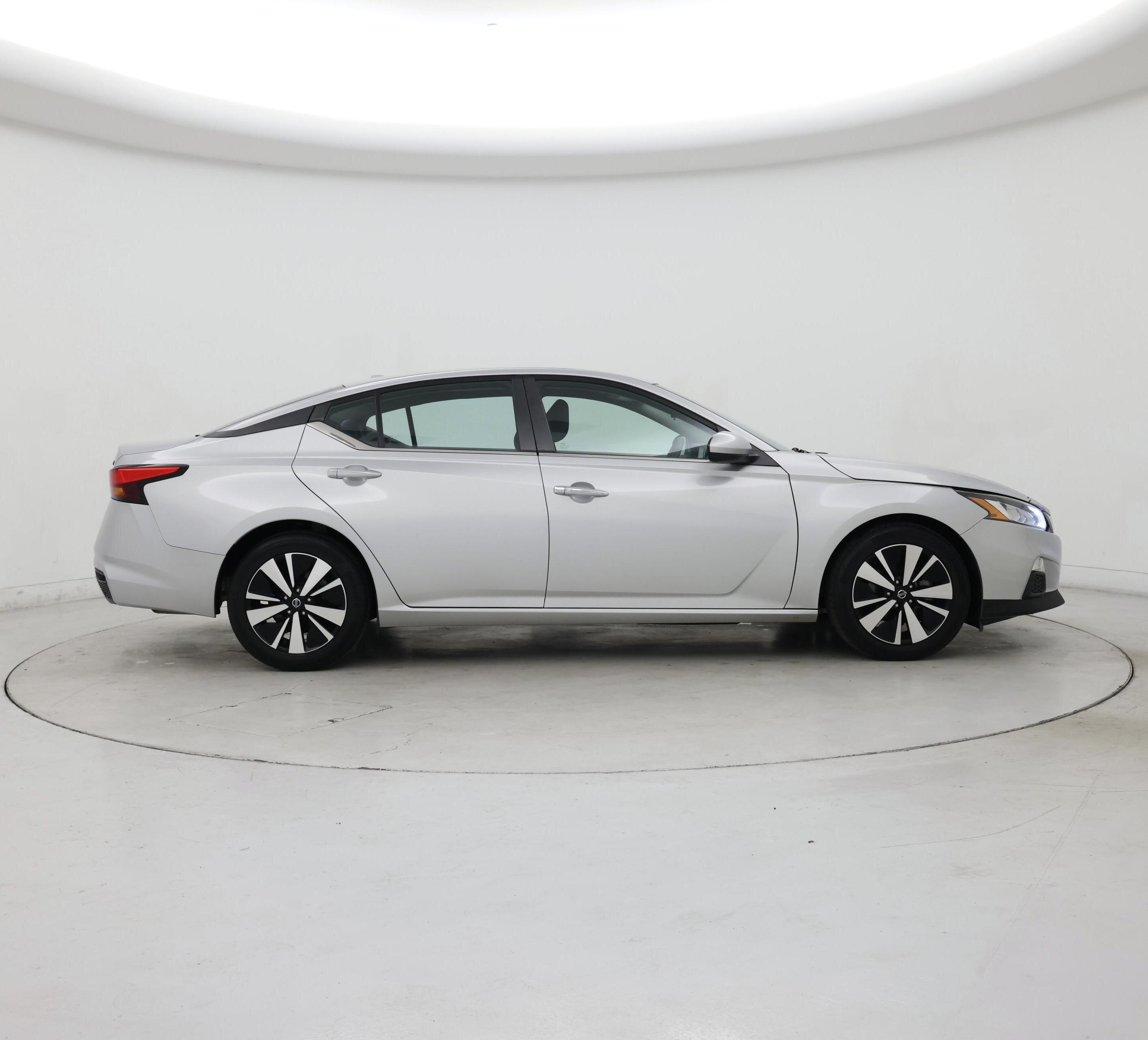 Thumbnail: 2022 Nissan Altima - 7