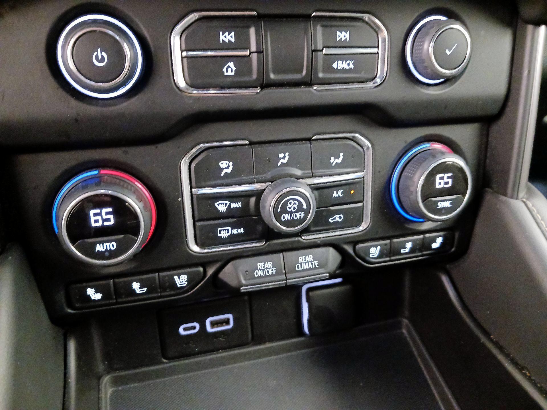 Thumbnail: 2023 Chevrolet Suburban - 17