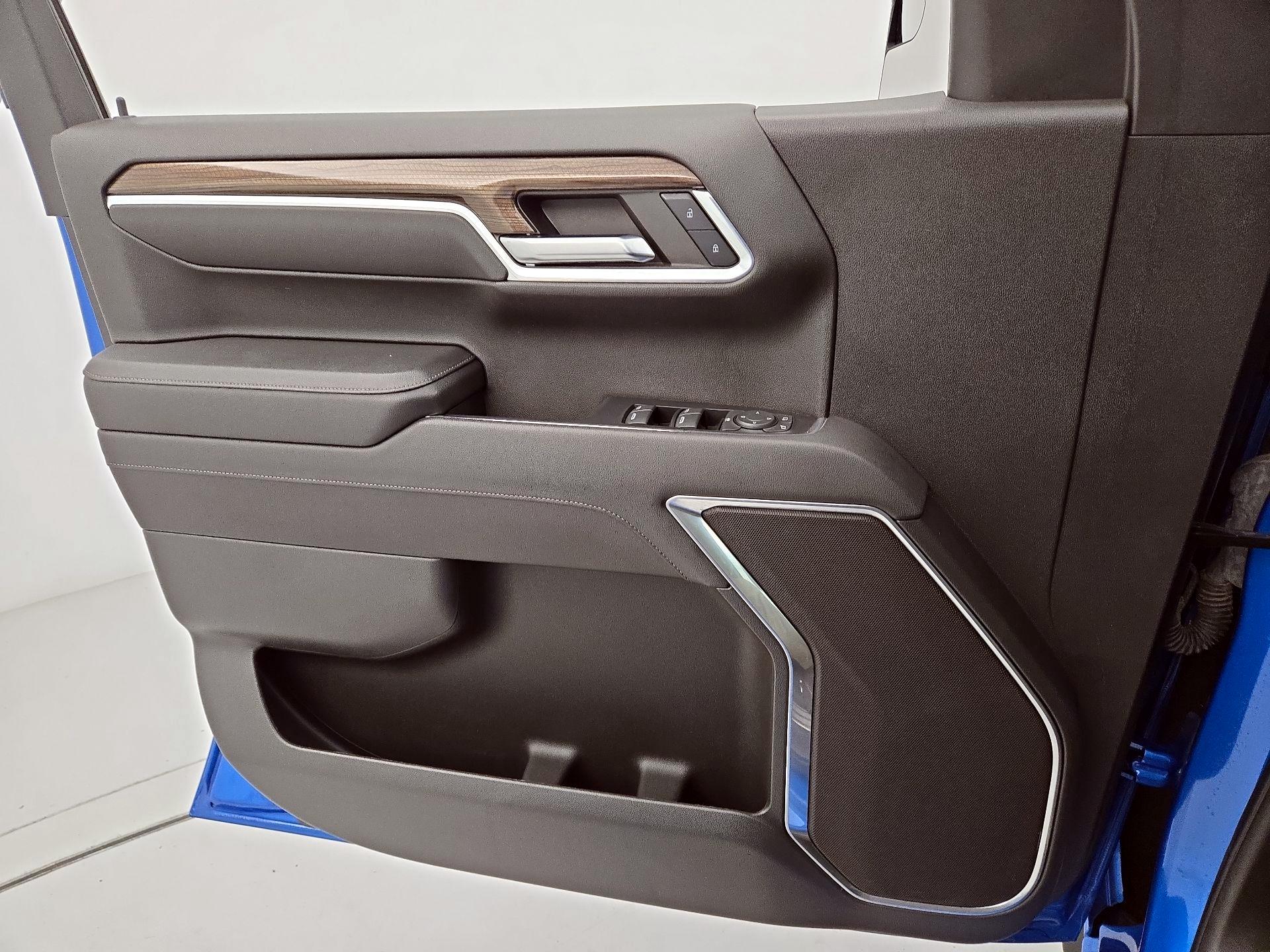 Thumbnail: 2023 Chevrolet Silverado 1500 - 12