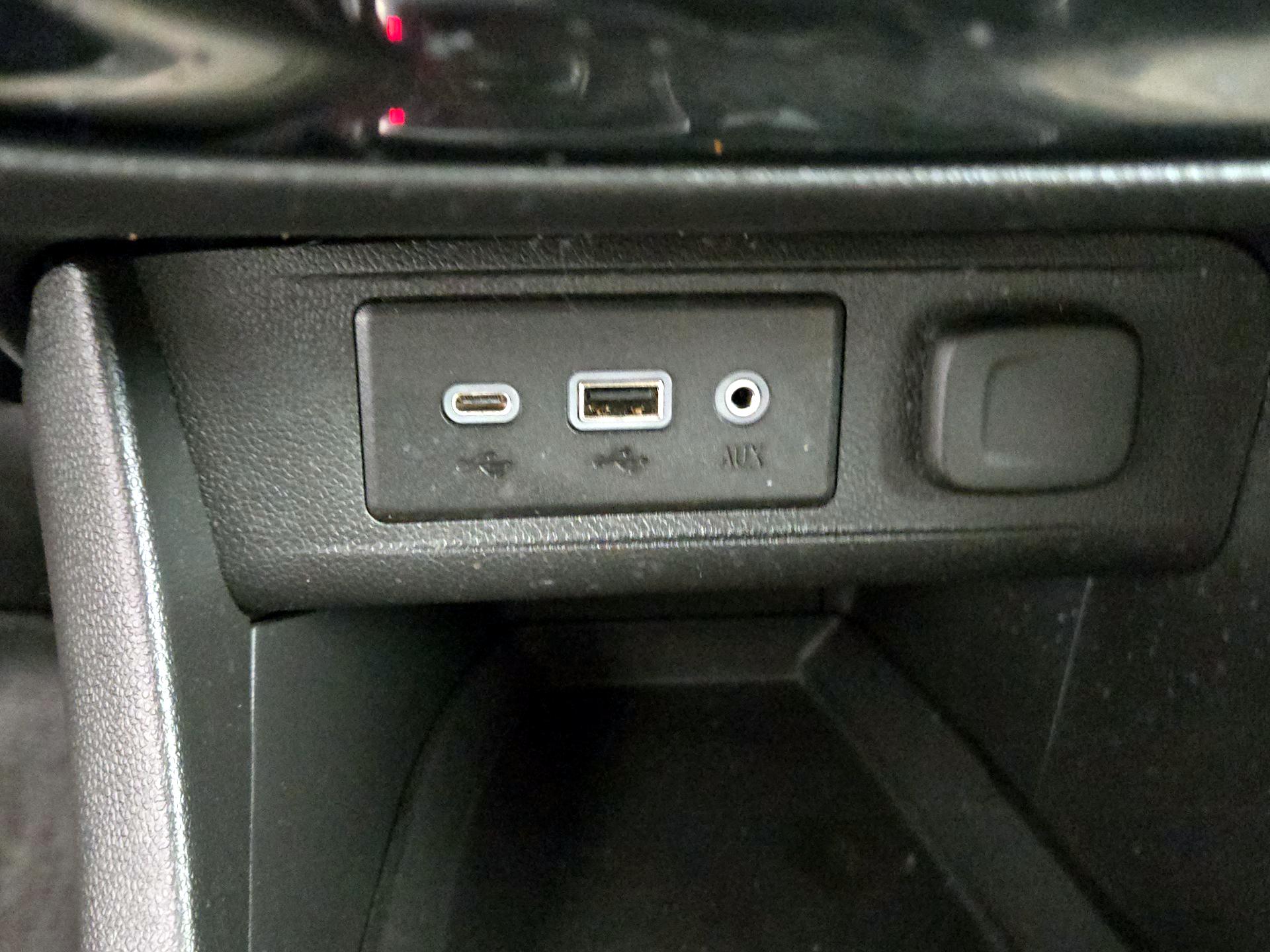 Thumbnail: 2022 Buick Encore GX - 18