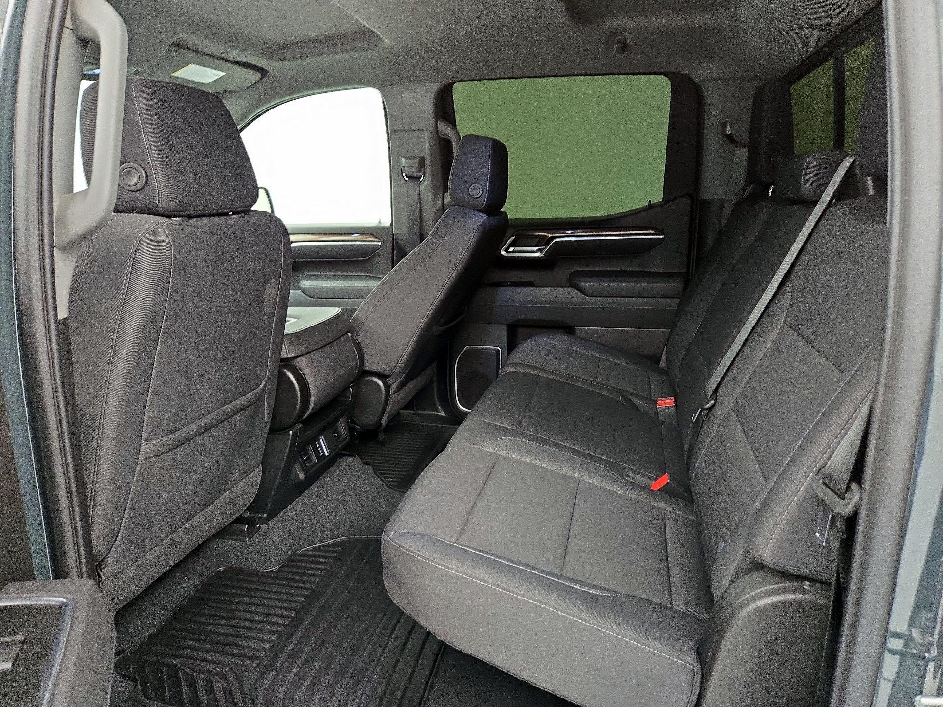 Thumbnail: 2025 Chevrolet Silverado 1500 - 19