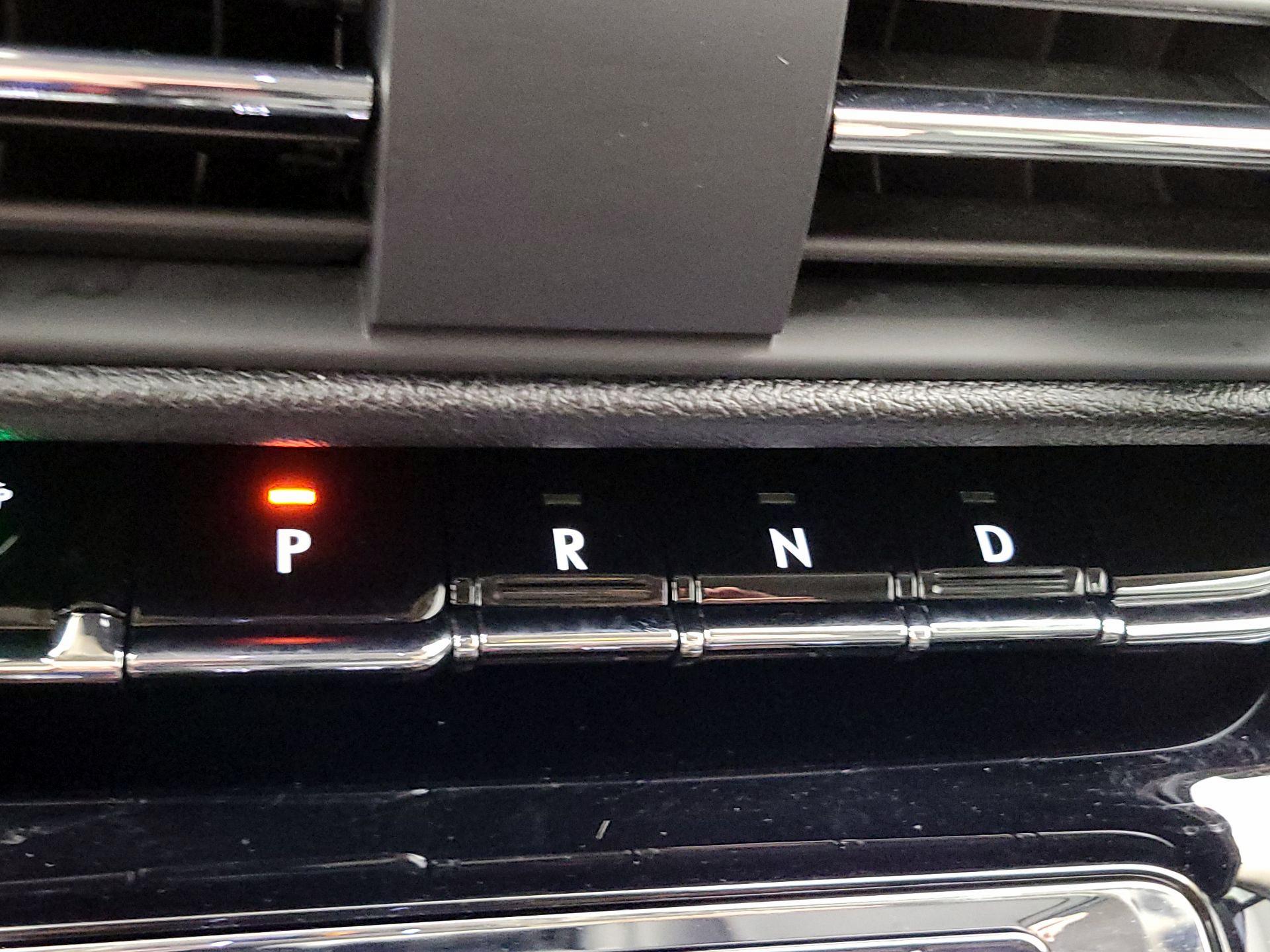 Thumbnail: 2023 Lincoln Corsair - 18