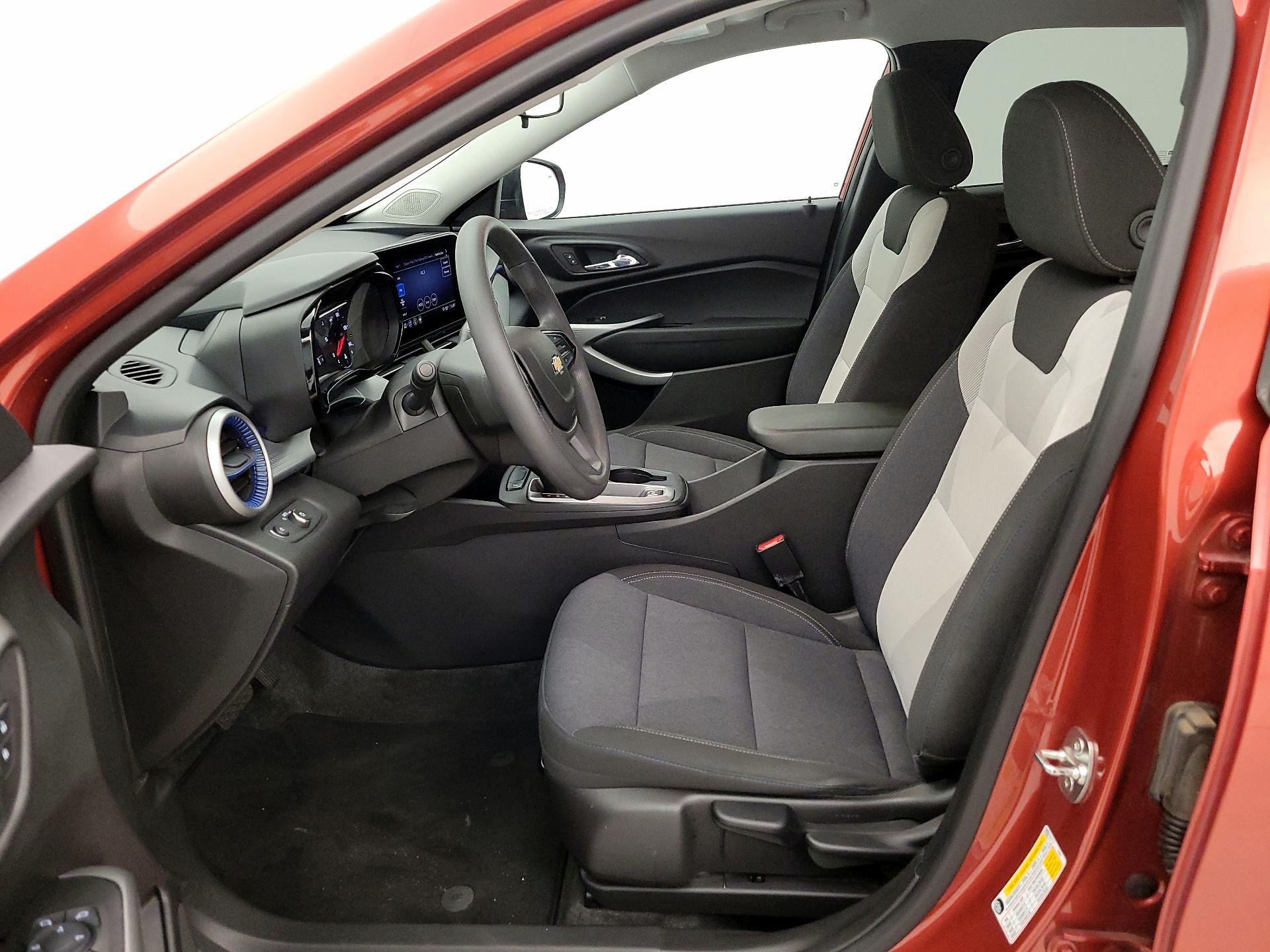 Thumbnail: 2024 Chevrolet Trax - 11