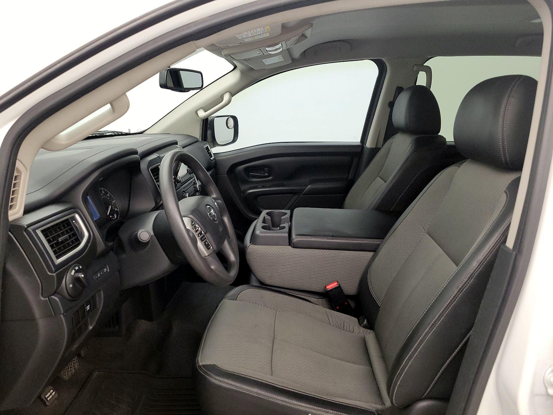 Thumbnail: 2017 Nissan Titan - 11