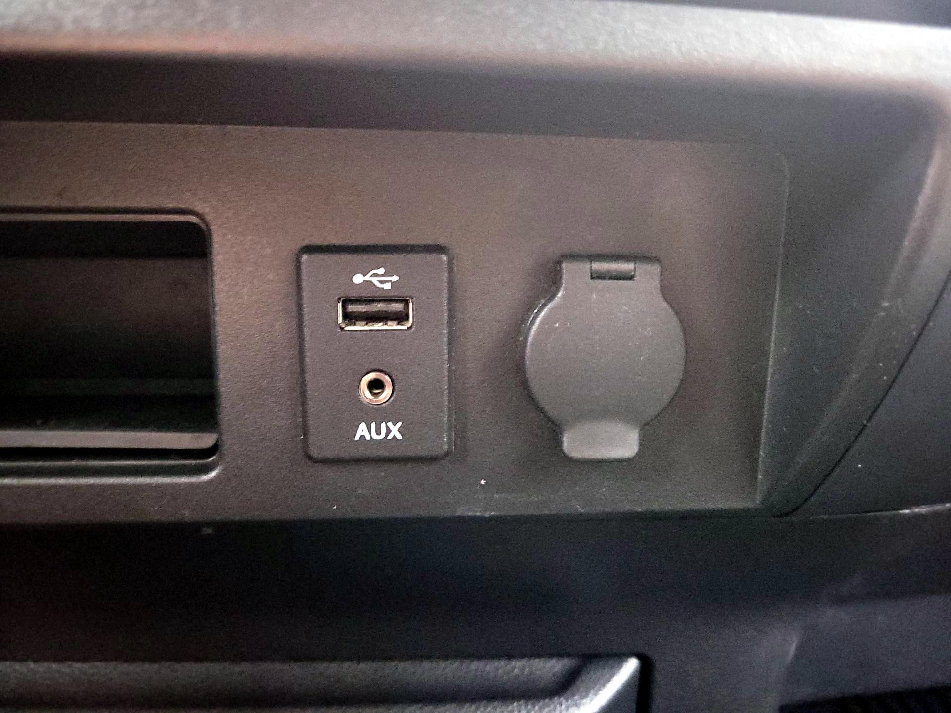 Thumbnail: 2017 Nissan Titan - 17