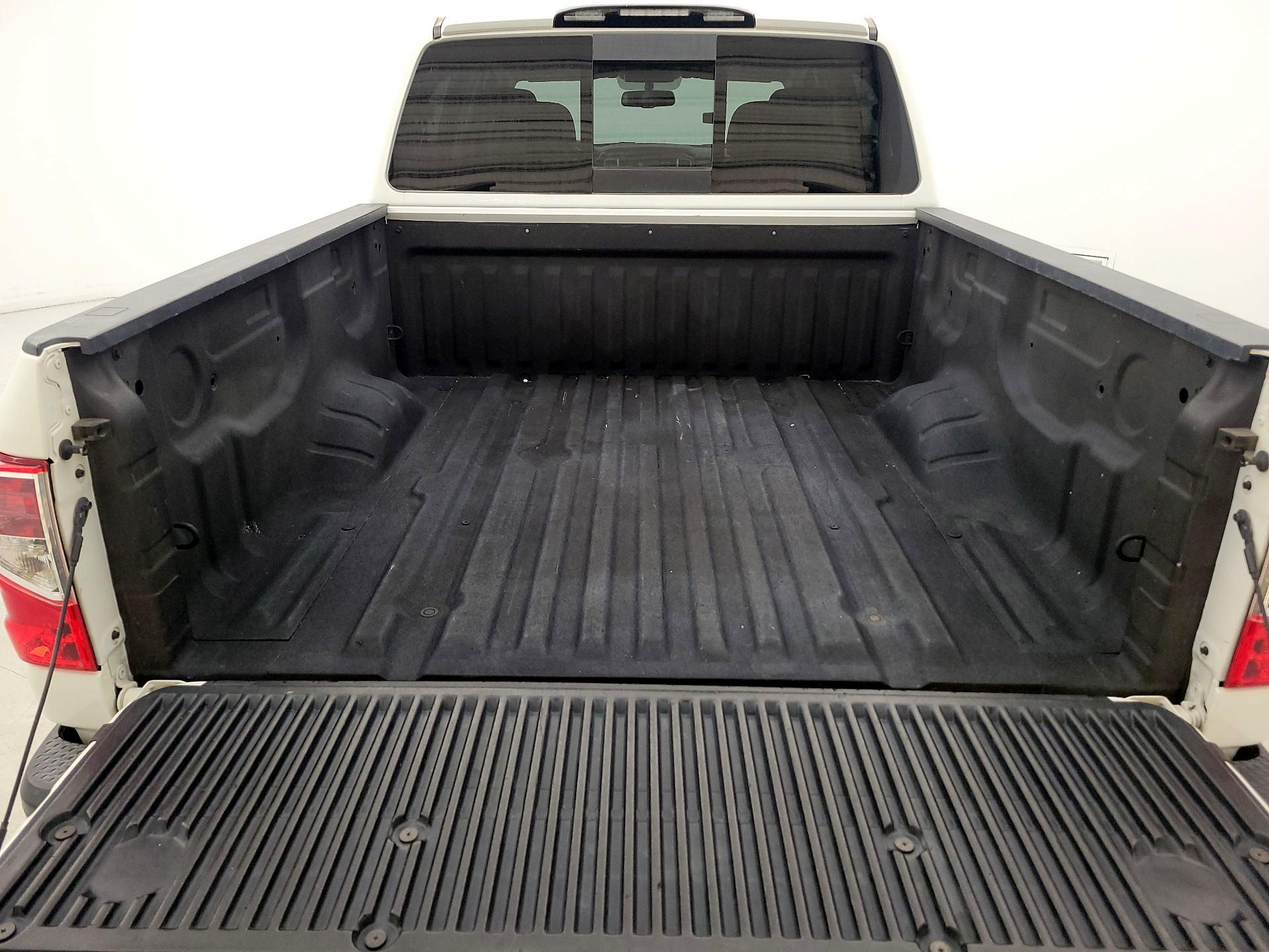 Thumbnail: 2017 Nissan Titan - 19