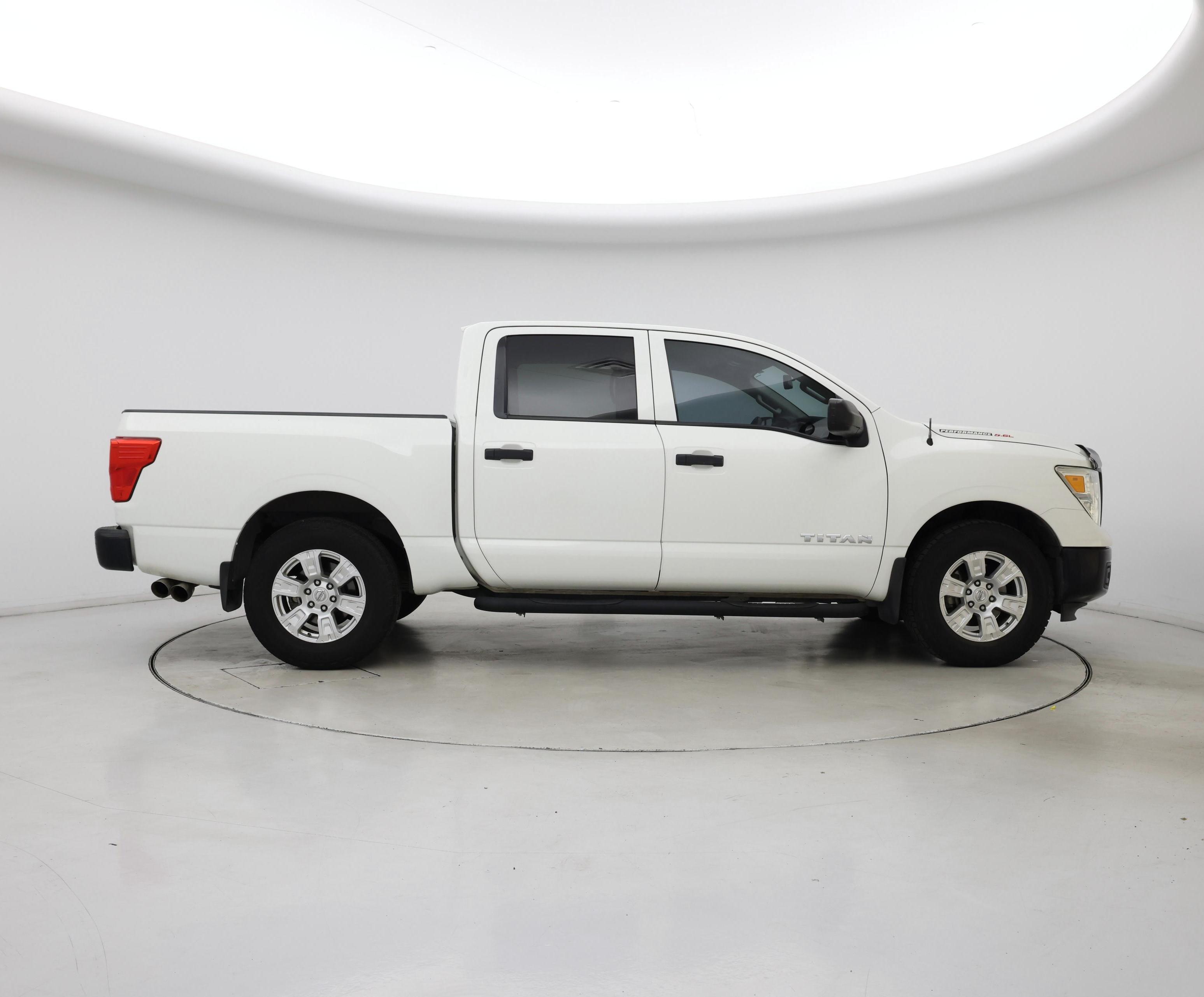 Thumbnail: 2017 Nissan Titan - 7