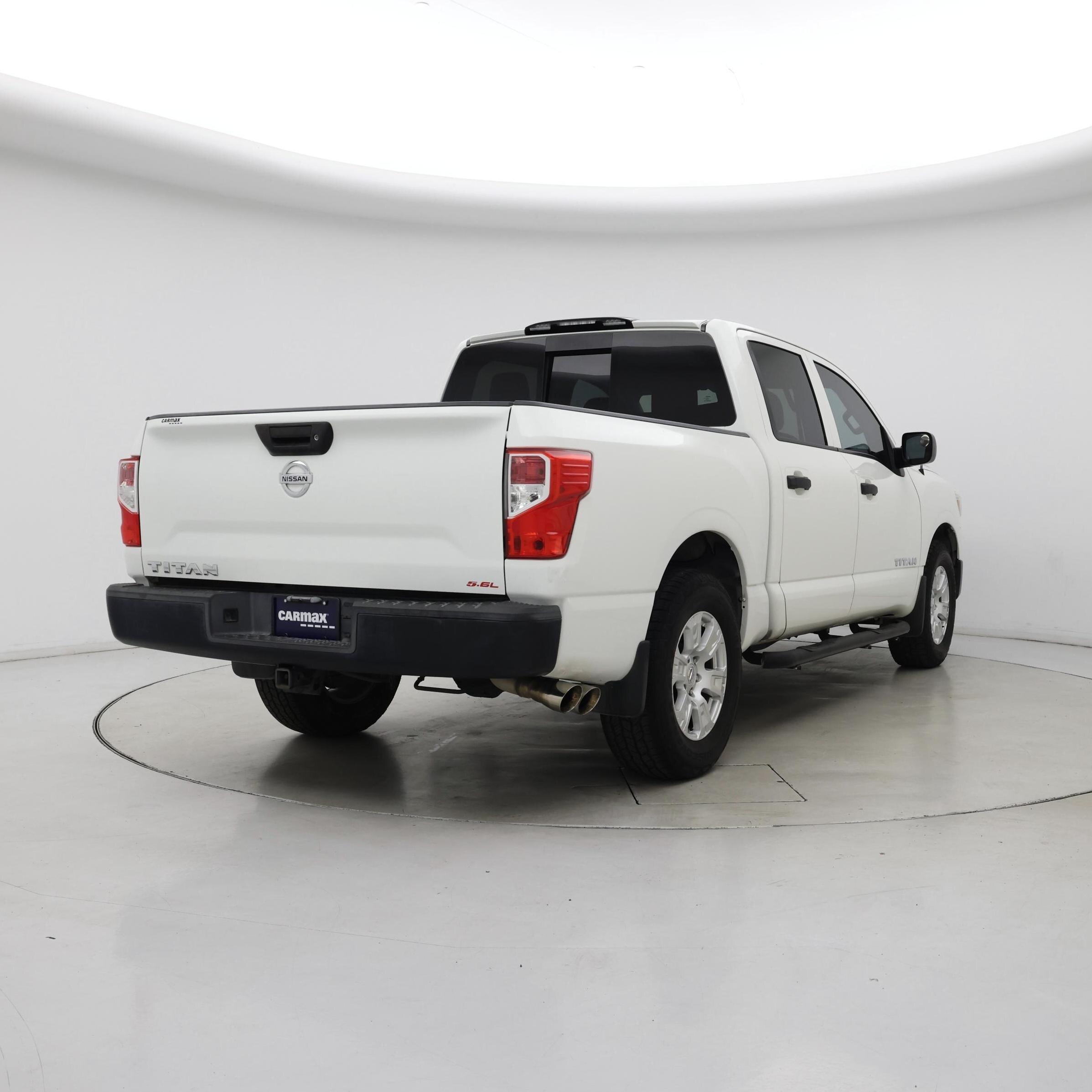 Thumbnail: 2017 Nissan Titan - 8