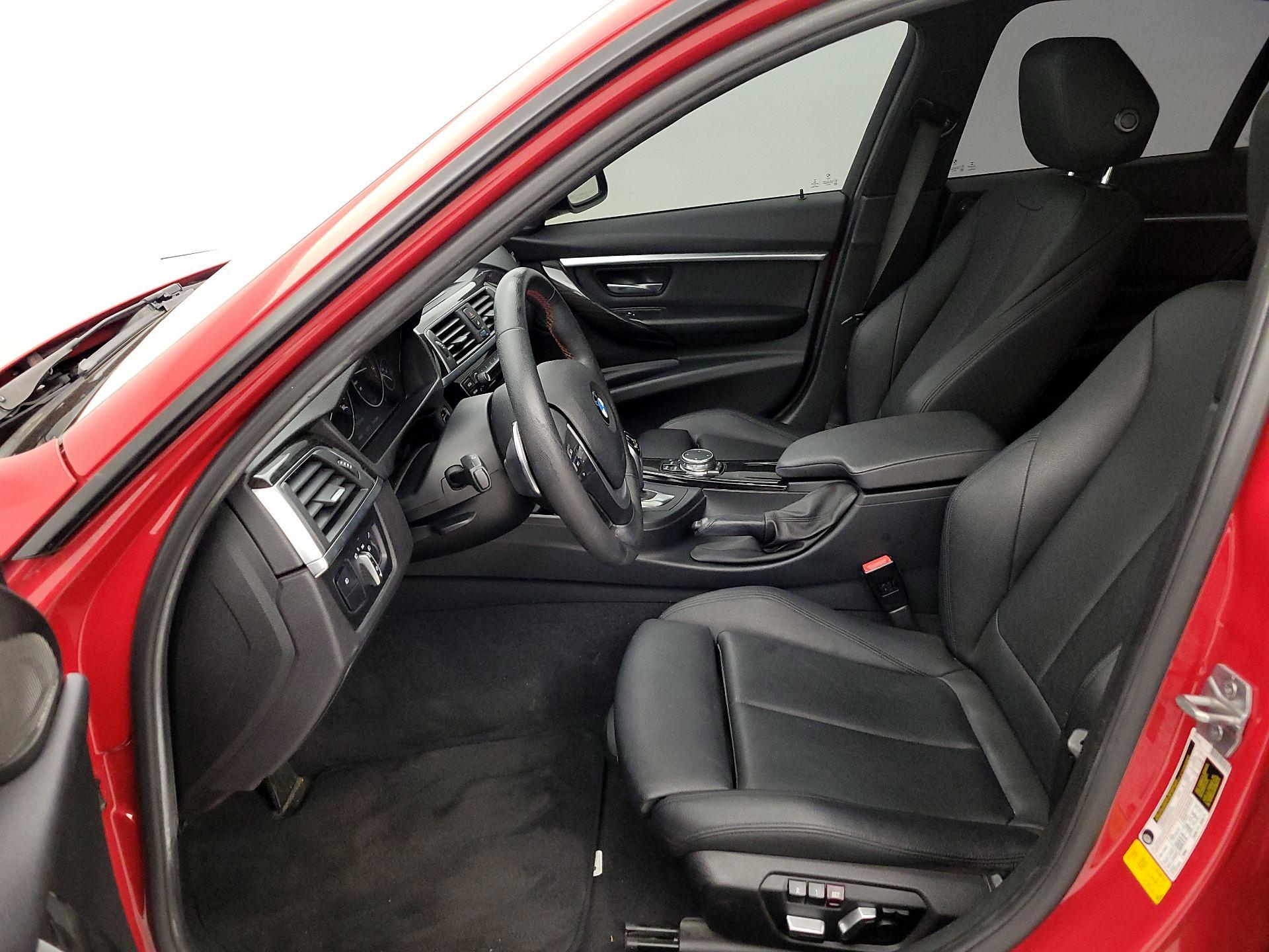 Thumbnail: 2016 BMW 3 Series - 11