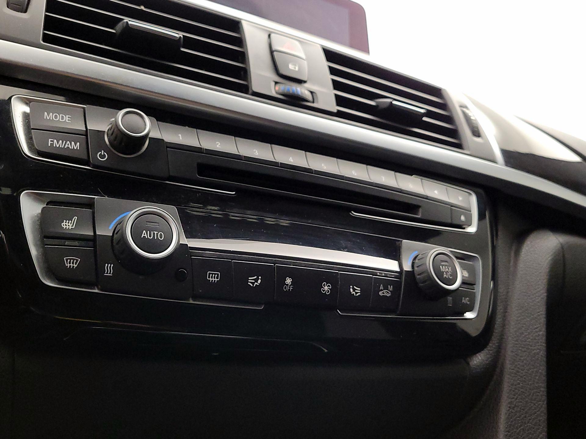 Thumbnail: 2016 BMW 3 Series - 17